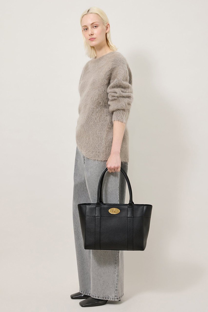 【マルベリー/Mulberry】のBAYSWATER 9 TO 5 大人の最旬トレンドファッション＆コーディネート founy(ファウニー) 　ファッション　Fashion　レディースファッション　Fashion for Women　バッグ　Bags　コレクション　Collection, Seasonal Line　ジップ　Zip, Zipper　スタイリッシュ　Stylish, Fashionable　ポケット　Pocket, Pocket Detail　手帳　Planner, Notebook　other-2|ID: prp329100004895419 ipo3291000000036924607