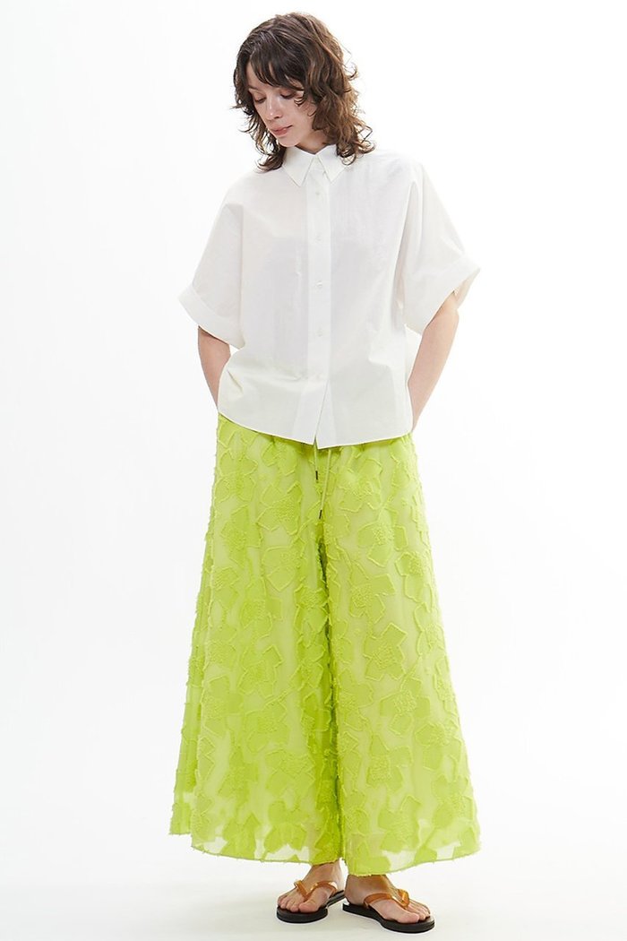 【プレインピープル/PLAIN PEOPLE】のカットジャガードフレアーパンツ インテリア・キッズ・メンズ・レディースファッション・服の通販 founy(ファニー) https://founy.com/ ファッション Fashion レディースファッション Fashion for Women パンツ Pants & Trousers おすすめ Recommended / Our Picks ジャカード／ジャガード Jacquard, Woven Pattern フレア Flare, Flared モダン Modern, Contemporary モチーフ Motif, Design Theme 再入荷 Restock / Back in Stock |ID: prp329100004895556 ipo3291000000036893876