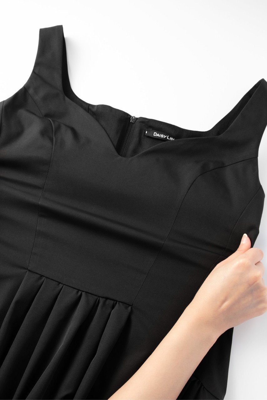 【デイジーリン/DAISY LIN】のBlack Dress “Dramatic Shape” 大人の最旬トレンドファッション＆コーディネート founy(ファウニー) 　ファッション　Fashion　レディースファッション　Fashion for Women　ワンピース　Dresses　フォーマル・パーティードレス・結婚式用ドレス　Elegant & Casual Dresses　チュニック　Tunic Tops & Dresses　ウォッシャブル　Machine Washable　エレガント 上品　Elegant　ギャザー　Gathered, Ruffled　シェイプ　Shape, Slim Fit　ストレッチ　Stretch, Stretchy Fabric　チュニック　Tunic, Long Top　デコルテ　Décolleté, Neckline　バランス　Balance, Style Balance　other-4|ID: prp329100004895651 ipo3291000000037239640