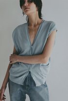 【エトレトウキョウ/ETRE TOKYO】のスヴィンコットンニットベスト 人気、トレンドファッション・服の通販 founy(ファニー) ファッション Fashion レディースファッション Fashion for Women トップス・カットソー Cut & Sew Tops ニット Knit Tops & Sweaters ベスト&ジレ / 重ね着スタイル Vests & Gilets カジュアルプルオーバー・ニットトップス Pullovers & Knit Tops / Casual Pullovers インド Indian Textile インナー Innerwear カットソー Cut and Sewn Top シンプル Simple, Minimal デニム Denim, Jeans Material なめらか Smooth, Silky Texture バランス Balance, Style Balance フロント Front, Front Design ベスト Vest, Waistcoat ポケット Pocket, Pocket Detail リラックス Relax, Relaxed Fit ワイド Wide, Wide Fit 再入荷 Restock / Back in Stock エレガント 上品 Elegant thumbnail ライトブルー|ID: prp329100004895681 ipo3291000000036599792