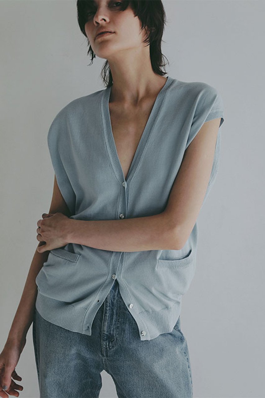 【エトレトウキョウ/ETRE TOKYO】のスヴィンコットンニットベスト インテリア・キッズ・メンズ・レディースファッション・服の通販 founy(ファニー) ファッション Fashion レディースファッション Fashion for Women トップス・カットソー Cut & Sew Tops ニット Knit Tops & Sweaters ベスト&ジレ / 重ね着スタイル Vests & Gilets カジュアルプルオーバー・ニットトップス Pullovers & Knit Tops / Casual Pullovers インド Indian Textile インナー Innerwear カットソー Cut and Sewn Top シンプル Simple, Minimal デニム Denim, Jeans Material なめらか Smooth, Silky Texture バランス Balance, Style Balance フロント Front, Front Design ベスト Vest, Waistcoat ポケット Pocket, Pocket Detail リラックス Relax, Relaxed Fit ワイド Wide, Wide Fit 再入荷 Restock / Back in Stock エレガント 上品 Elegant ライトブルー|ID: prp329100004895681 ipo3291000000036599792