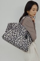 【ガリャルダガランテ/GALLARDAGALANTE】の【2.718】プリントトート 人気、トレンドファッション・服の通販 founy(ファニー) ファッション Fashion レディースファッション Fashion for Women バッグ Bags アニマル Animal Print シンプル Simple, Minimal トレンド Trend, Trending Now ビッグ Big, Oversized 新作・新入荷 New Arrivals / New In |ID:prp329100004895685