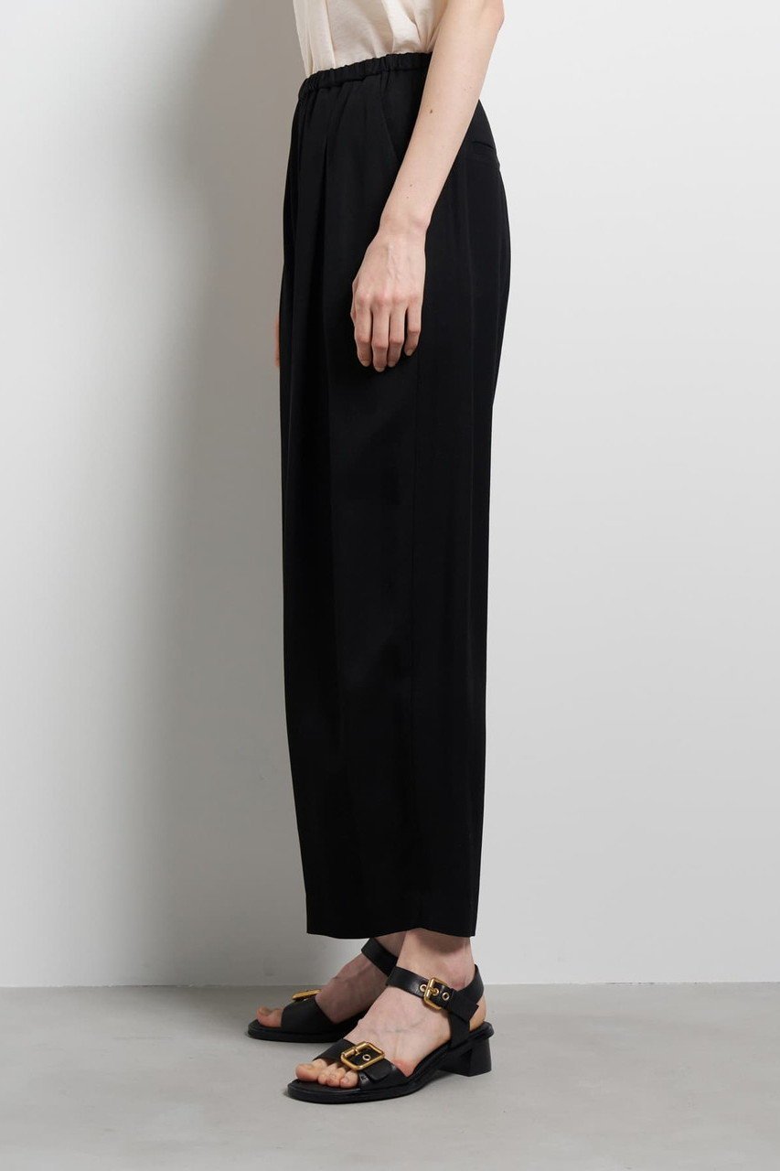 【ランバン オン ブルー/LANVIN en Bleu】のツイルタックカーブパンツ 人気、トレンドファッション・服の通販 founy(ファニー) 　ファッション　Fashion　レディースファッション　Fashion for Women　パンツ　Pants & Trousers　おすすめ　Recommended / Our Picks　クロップド　Cropped, Short Length　シンプル　Simple, Minimal　ジャケット　Jacket, Outerwear　ファブリック　Fabric, Textile　フォルム　Silhouette, Form　リネン　Linen, Linen Fabric　リラックス　Relax, Relaxed Fit　ワイド　Wide, Wide Fit　エレガント 上品　Elegant　other-2|ID: prp329100004896086 ipo3291000000036606582