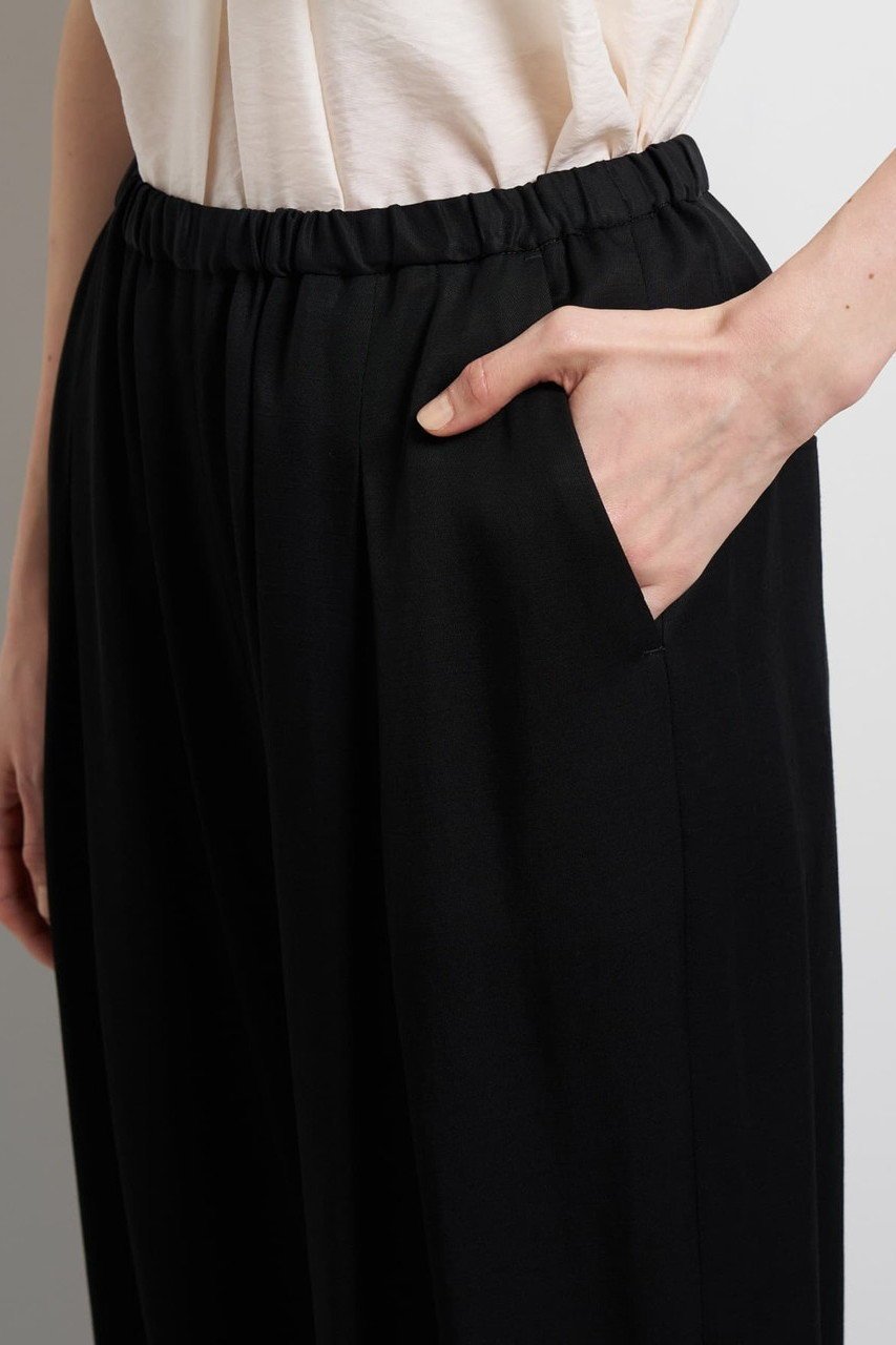 【ランバン オン ブルー/LANVIN en Bleu】のツイルタックカーブパンツ 人気、トレンドファッション・服の通販 founy(ファニー) 　ファッション　Fashion　レディースファッション　Fashion for Women　パンツ　Pants & Trousers　おすすめ　Recommended / Our Picks　クロップド　Cropped, Short Length　シンプル　Simple, Minimal　ジャケット　Jacket, Outerwear　ファブリック　Fabric, Textile　フォルム　Silhouette, Form　リネン　Linen, Linen Fabric　リラックス　Relax, Relaxed Fit　ワイド　Wide, Wide Fit　エレガント 上品　Elegant　other-4|ID: prp329100004896086 ipo3291000000036606586