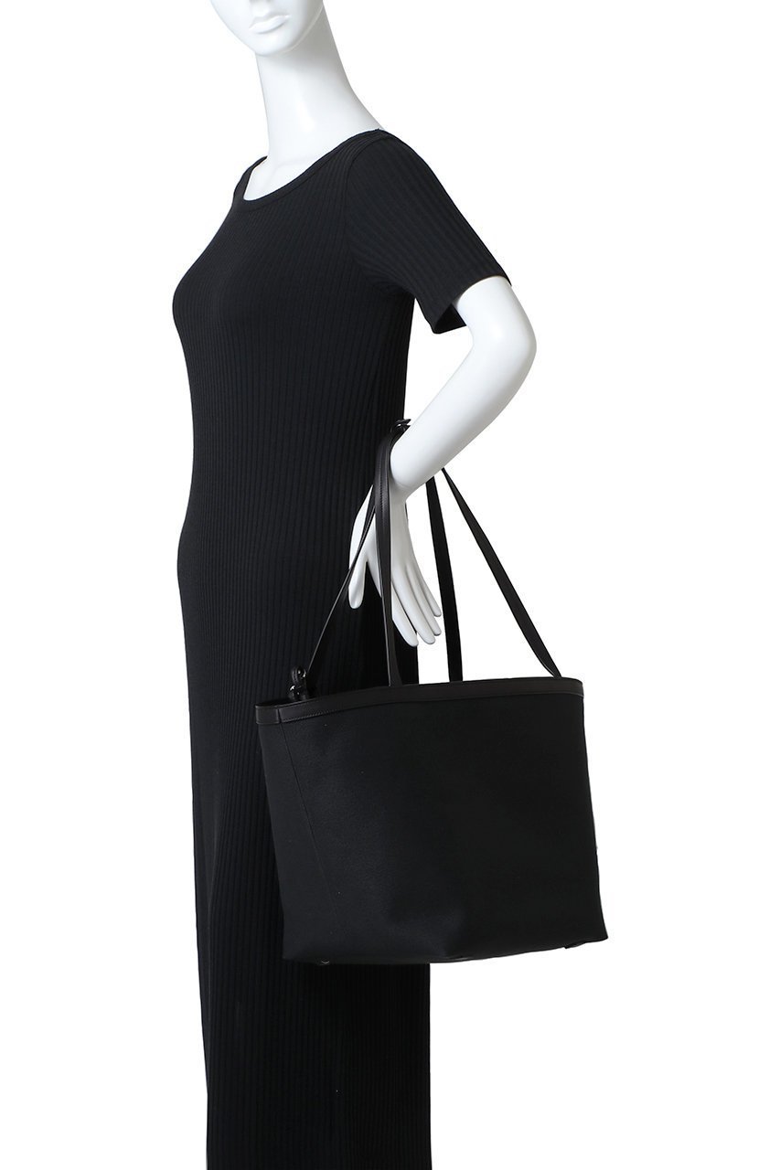 【ザ ロウ/THE ROW】のPARK TOTE THREE CANVAS 人気、トレンドファッション・服の通販 founy(ファニー) 　ファッション　Fashion　レディースファッション　Fashion for Women　バッグ　Bags　キャンバス　Canvas, Canvas Fabric　コンビ　Combo, Combination Style　テクスチャー　Texture, Textured Fabric　ポーチ　Pouch, Small Case　ラップ　Wrap, Wrap Design　リバーシブル　Reversible, Two-Sided　エレガント 上品　Elegant　人気　Popular, Best Seller　other-2|ID: prp329100004898150 ipo3291000000036641584