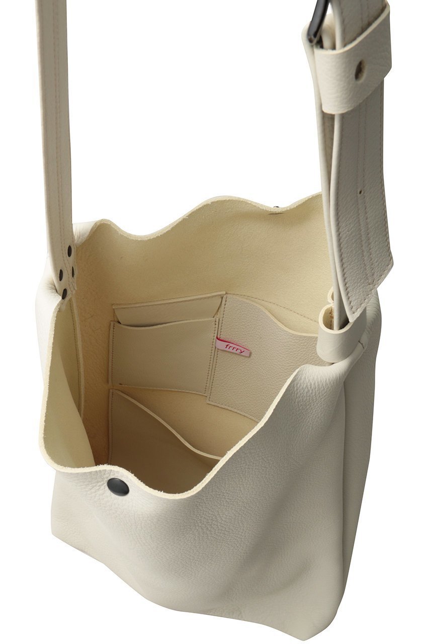 【プレインピープル/PLAIN PEOPLE】のスクエアショルダーバッグ 人気、トレンドファッション・服の通販 founy(ファニー) 　ファッション　Fashion　レディースファッション　Fashion for Women　バッグ　Bags　シンプル　Simple, Minimal　スクエア　Square, Square Shape　ポケット　Pocket, Pocket Detail　ビジネス 仕事 通勤　Business / Work / Commuting　雑誌　Magazine, Fashion Magazine　other-5|ID: prp329100004898191 ipo3291000000036642560