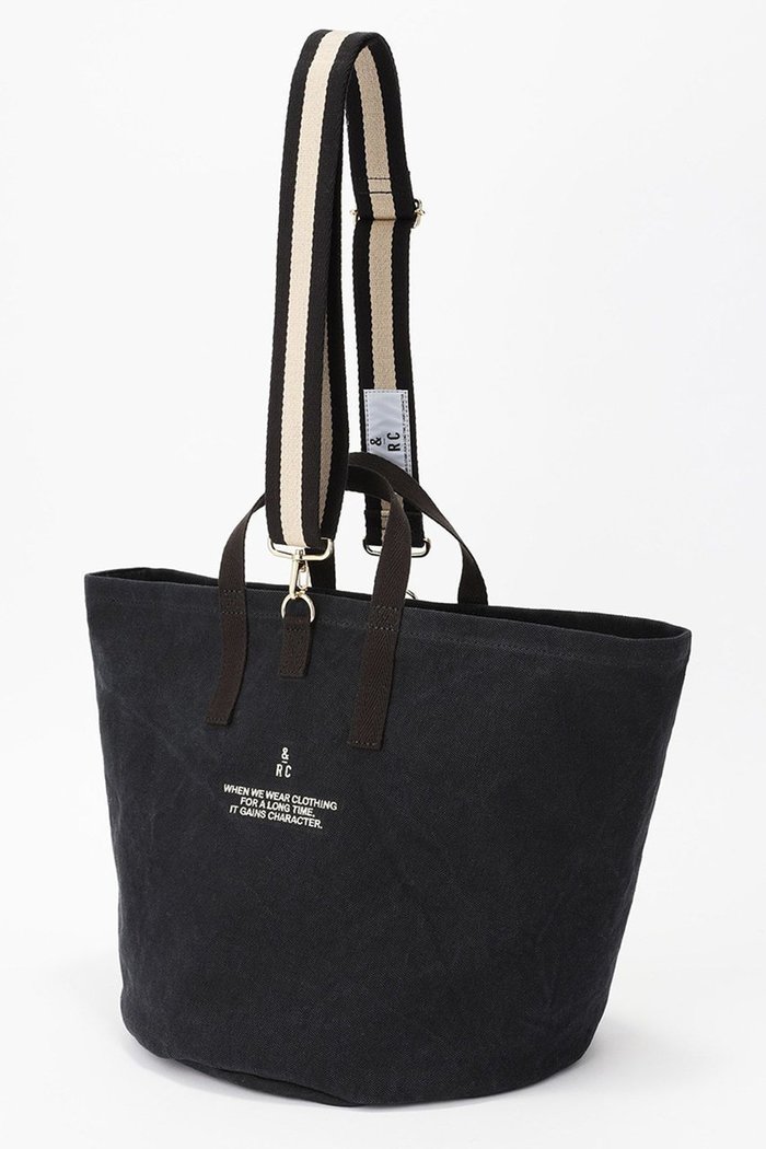 【カレンソロジー/Curensology】のニューヘルメットバッグ インテリア・キッズ・メンズ・レディースファッション・服の通販 founy(ファニー) https://founy.com/ ファッション Fashion レディースファッション Fashion for Women バッグ Bags ストライプ Stripe, Striped Pattern チャーム Charm, Pendant フロント Front, Front Design ポケット Pocket, Pocket Detail ラップ Wrap, Wrap Design ヴィンテージ Vintage Style |ID: prp329100004899294 ipo3291000000036655663