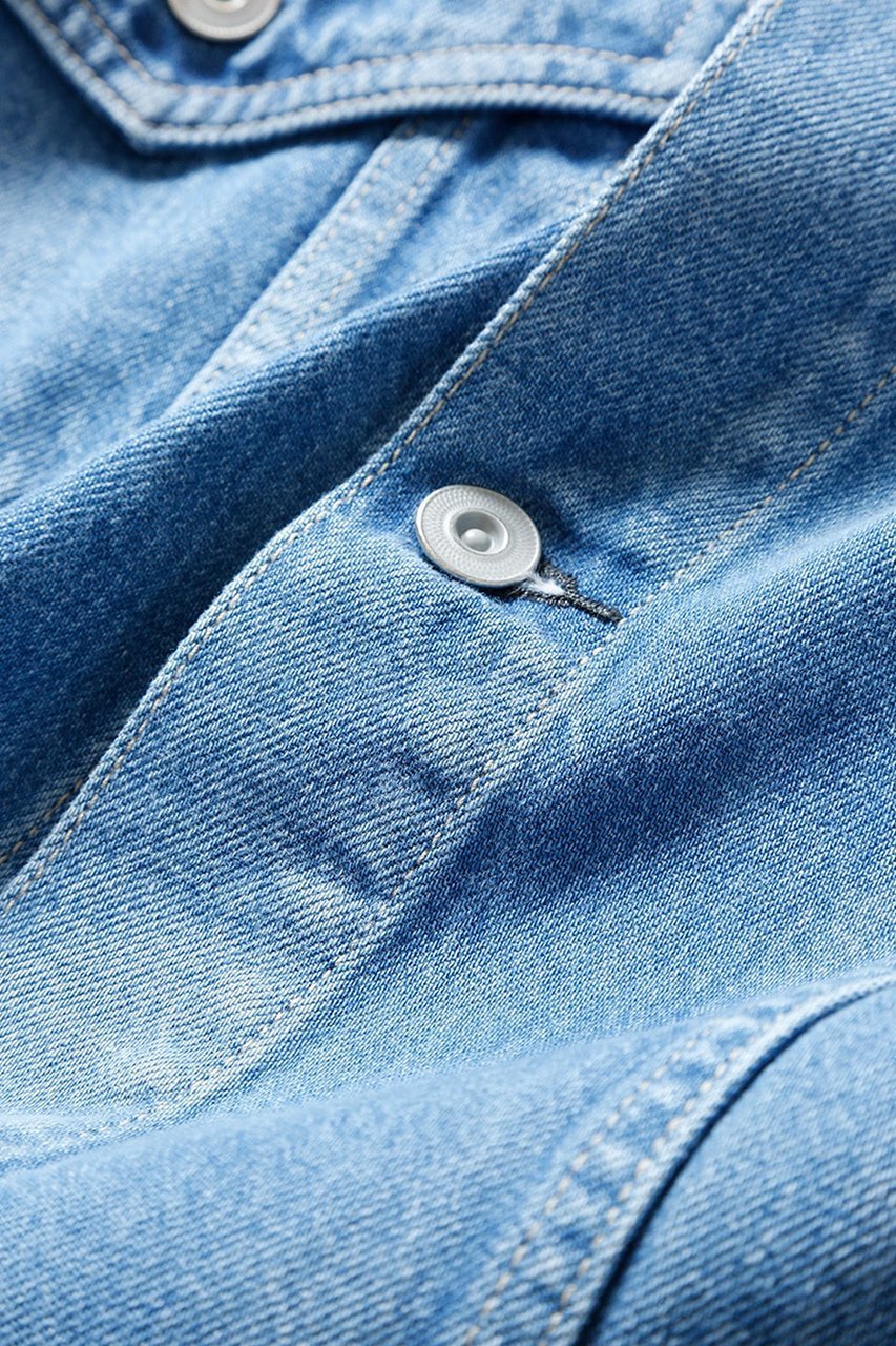 【スタニングルアー/STUNNING LURE】の【KURO iro】ウォッシュドデニムジャケット 人気、トレンドファッション・服の通販 founy(ファニー) 　ファッション　Fashion　レディースファッション　Fashion for Women　アウター　Coat / Outerwear Collection　レディースジャケット・軽アウター　Jackets　デニムジャケット / カジュアルアウター　Denim Jackets　ウォッシュ　Washed Finish　ジャケット　Jacket, Outerwear　デニム　Denim, Jeans Material　モダン　Modern, Contemporary　リラックス　Relax, Relaxed Fit　エレガント 上品　Elegant　other-3|ID: prp329100004899581 ipo3291000000036657970