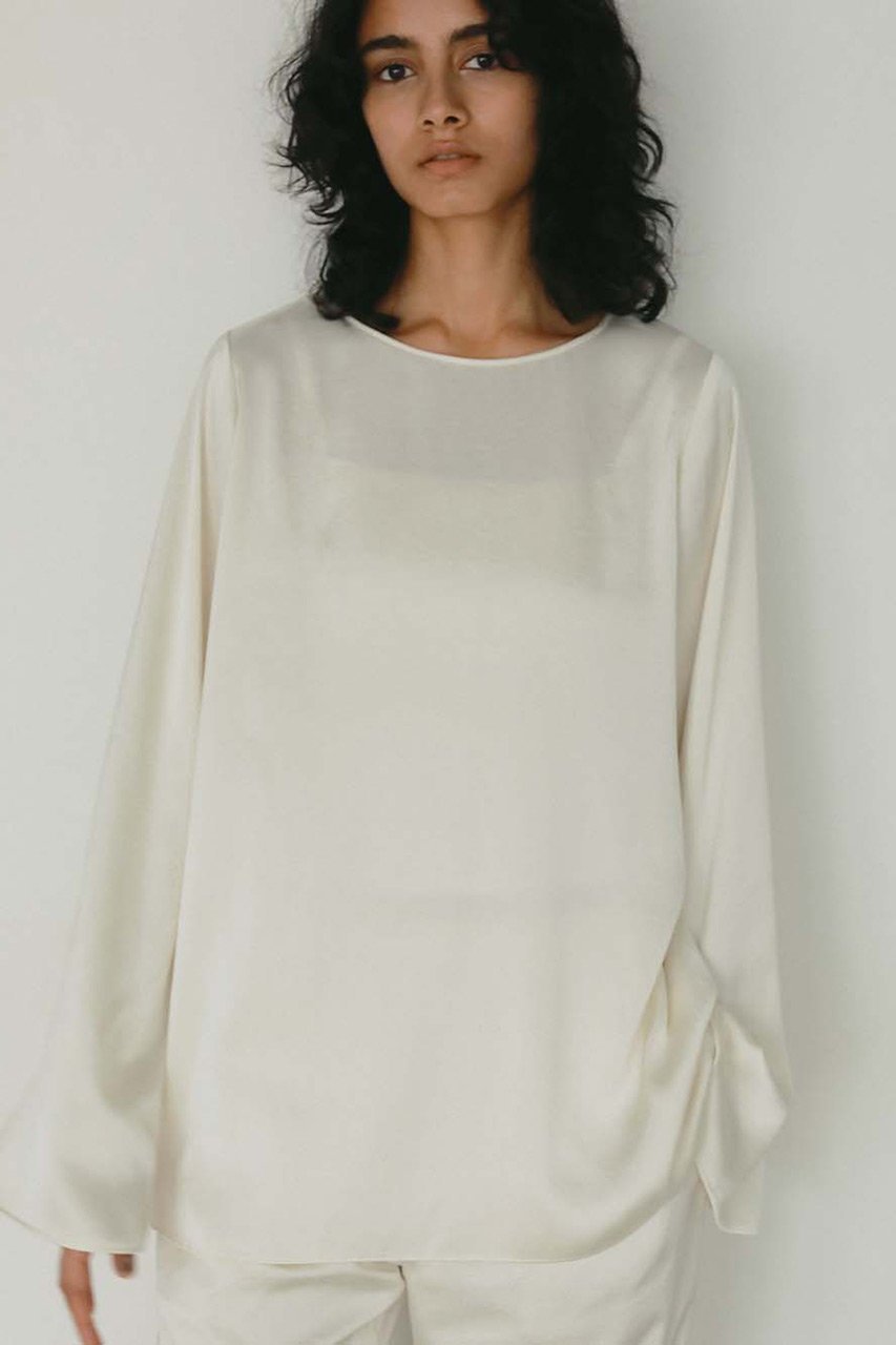 【ハー/HER.】のサテンフレアスリーブブラウス 人気、トレンドファッション・服の通販 founy(ファニー) 　ファッション　Fashion　レディースファッション　Fashion for Women　トップス・カットソー　Cut & Sew Tops　シャツ・ブラウス・オフィスカジュアル　Elegant Blouses & Button-Ups　おすすめ　Recommended / Our Picks　サテン　Satin, Glossy Fabric　シンプル　Simple, Minimal　スリーブ　Sleeve, Long Sleeve / Short Sleeve　セットアップ　Set-Up, Coordinated Outfit　フレア　Flare, Flared　ロング　Long, Long-Length　other-8|ID: prp329100004899604 ipo3291000000036658199