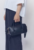 【プルミエ アロンディスモン/1er Arrondissement】の【LENK】別注ボストンバッグ 人気、トレンドファッション・服の通販 founy(ファニー) ファッション Fashion レディースファッション Fashion for Women バッグ Bags 2024年 2024 2024-2025秋冬・A/W Autumn/Winter 2024–25 AW24–25 シンプル Simple, Minimal フォルム Silhouette, Form ボストン Boston ボストンバッグ Boston Bag, Retro Bag モチーフ Motif, Design Theme リボン Ribbon, Bow エレガント 上品 Elegant 再入荷 Restock / Back in Stock 別注 Limited Edition, Custom Order |ID:prp329100004899611