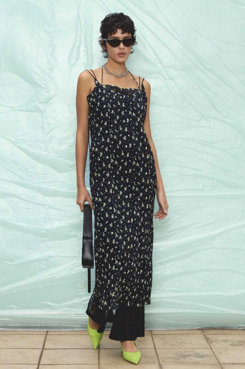 【メゾンスペシャル/MAISON SPECIAL】のSmall Flower Pleated Dress/スモールフラワープリーツワンピース 人気、トレンドファッション・服の通販 founy(ファニー) 　ファッション　Fashion　レディースファッション　Fashion for Women　ワンピース　Dresses　フォーマル・パーティードレス・結婚式用ドレス　Elegant & Casual Dresses　チュニック　Tunic Tops & Dresses　キャミワンピース　Cami Dress, Slip Dress　クリスタル　Crystal, Swarovski　ストレッチ　Stretch, Stretchy Fabric　スニーカー　Sneakers, Trainers　セットアップ　Set-Up, Coordinated Outfit　タンク　Tank Top, Sleeveless Top　チュニック　Tunic, Long Top　プリント　Print, Printed Pattern　プリーツ　Pleats, Pleated　リボン　Ribbon, Bow　ロング　Long, Long-Length　おすすめ　Recommended / Our Picks　夏　Summer　エレガント 上品　Elegant　other-6|ID: prp329100004899737 ipo3291000000036659969