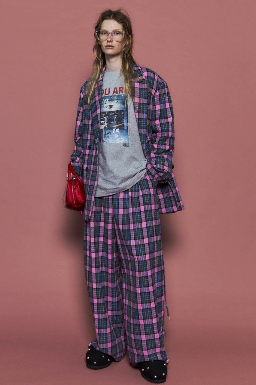 【メゾンスペシャル/MAISON SPECIAL】のLaundry Photo Long Sleeve T-shirt/ランドリーフォトロンTEE 人気、トレンドファッション・服の通販 founy(ファニー) 　ファッション　Fashion　レディースファッション　Fashion for Women　トップス・カットソー　Cut & Sew Tops　シャツ・ブラウス・オフィスカジュアル　Elegant Blouses & Button-Ups　ロングTシャツ・Tシャツ　Longline T-Shirts & Tees　カットソー・ベーシックTシャツ　Cut-and-Sewn Tops / Stretch Tees & Basics　インナー　Innerwear　カーゴパンツ　Cargo Pants, Utility Pants　グラフィック　Graphic, Graphic Design　スリーブ　Sleeve, Long Sleeve / Short Sleeve　デニム　Denim, Jeans Material　ピーチ　Peach, Soft Touch　フロント　Front, Front Design　プリント　Print, Printed Pattern　ロング　Long, Long-Length　A/W・秋冬　Autumn/Winter　other-6|ID: prp329100004901129 ipo3291000000036674340