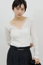【ガリャルダガランテ/GALLARDAGALANTE】のVレースロンTee 人気、トレンドファッション・服の通販 founy(ファニー) ファッション Fashion レディースファッション Fashion for Women トップス・カットソー Cut & Sew Tops シャツ・ブラウス・オフィスカジュアル Elegant Blouses & Button-Ups ロングTシャツ・Tシャツ Longline T-Shirts & Tees カットソー・ベーシックTシャツ Cut-and-Sewn Tops / Stretch Tees & Basics おすすめ Recommended / Our Picks インナー Innerwear カットソー Cut and Sewn Top スリーブ Sleeve, Long Sleeve / Short Sleeve デコルテ Décolleté, Neckline マニッシュ Mannish, Boyish レース Lace, Lace Fabric ロング Long, Long-Length thumbnail エクリュ|ID: prp329100004901754 ipo3291000000036680924