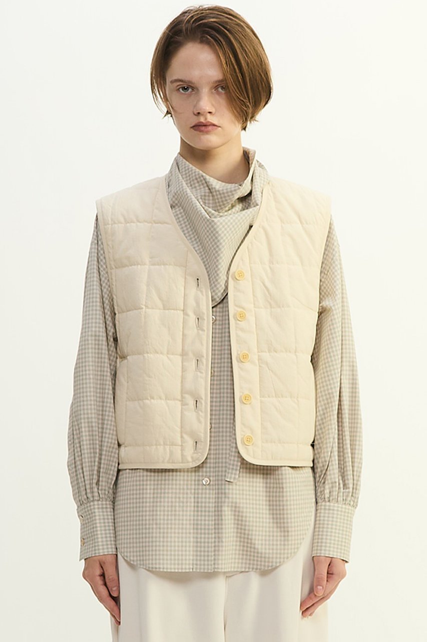 【プレインピープル/PLAIN PEOPLE】のコットンキルティングべスト インテリア・キッズ・メンズ・レディースファッション・服の通販 founy(ファニー) 　ファッション　Fashion　レディースファッション　Fashion for Women　アウター　Coat / Outerwear Collection　レディースジャケット・軽アウター　Jackets　キルティング　Quilted, Quilting　キルト　Quilt, Quilted Fabric　コンパクト　Compact, Small Size　ジャケット　Jacket, Outerwear　スクエア　Square, Square Shape　バランス　Balance, Style Balance　ベスト　Vest, Waistcoat　ヴィンテージ　Vintage Style　エレガント 上品　Elegant　オフホワイト|ID: prp329100004901883 ipo3291000000036682628