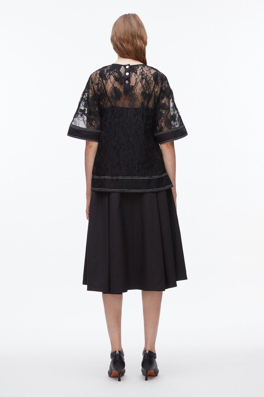 【スリーワン フィリップリム/3.1 Phillip Lim】のフローラル ディメンショナル レース ショートスリーブ フリルトップ 人気、トレンドファッション・服の通販 founy(ファニー) ファッション Fashion レディースファッション Fashion for Women トップス・カットソー Cut & Sew Tops シャツ・ブラウス・オフィスカジュアル Elegant Blouses & Button-Ups インナー Innerwear ショート Short, Short Length スリーブ Sleeve, Long Sleeve / Short Sleeve フィット Fit, Slim Fit フェミニン Feminine, Girly フリル Frill, Ruffle ペプラム Peplum, Flared Hem マニッシュ Mannish, Boyish モダン Modern, Contemporary レース Lace, Lace Fabric other-8|ID: prp329100004901923 ipo3291000000036683053