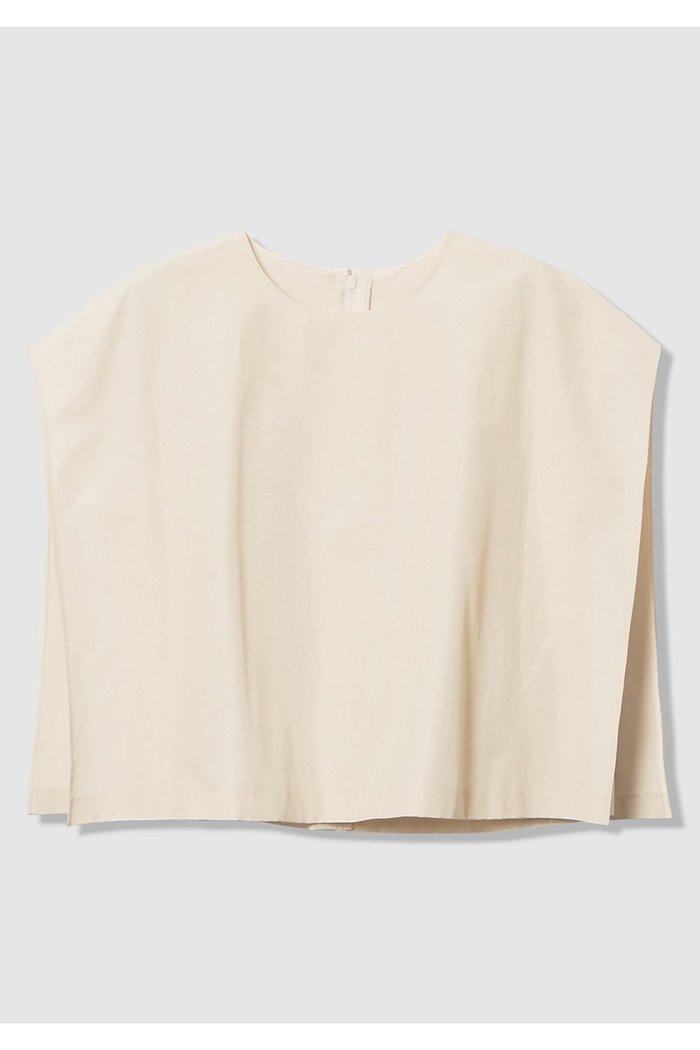 【アルアバイル/allureville】のバックパールブラウス インテリア・キッズ・メンズ・レディースファッション・服の通販 founy(ファウニー) https://founy.com/ ファッション Fashion レディースファッション Fashion for Women トップス・カットソー Cut & Sew Tops シャツ・ブラウス・オフィスカジュアル Elegant Blouses & Button-Ups バッグ Bags グログラン Grosgrain, Grosgrain Ribbon ショート Short, Short Length スクエア Square, Square Shape スリーブ Sleeve, Long Sleeve / Short Sleeve パール Pearl, Pearl Accent フェミニン Feminine, Girly ボックス Boxy, Box Shape |ID: prp329100004901931 ipo3291000000036951187