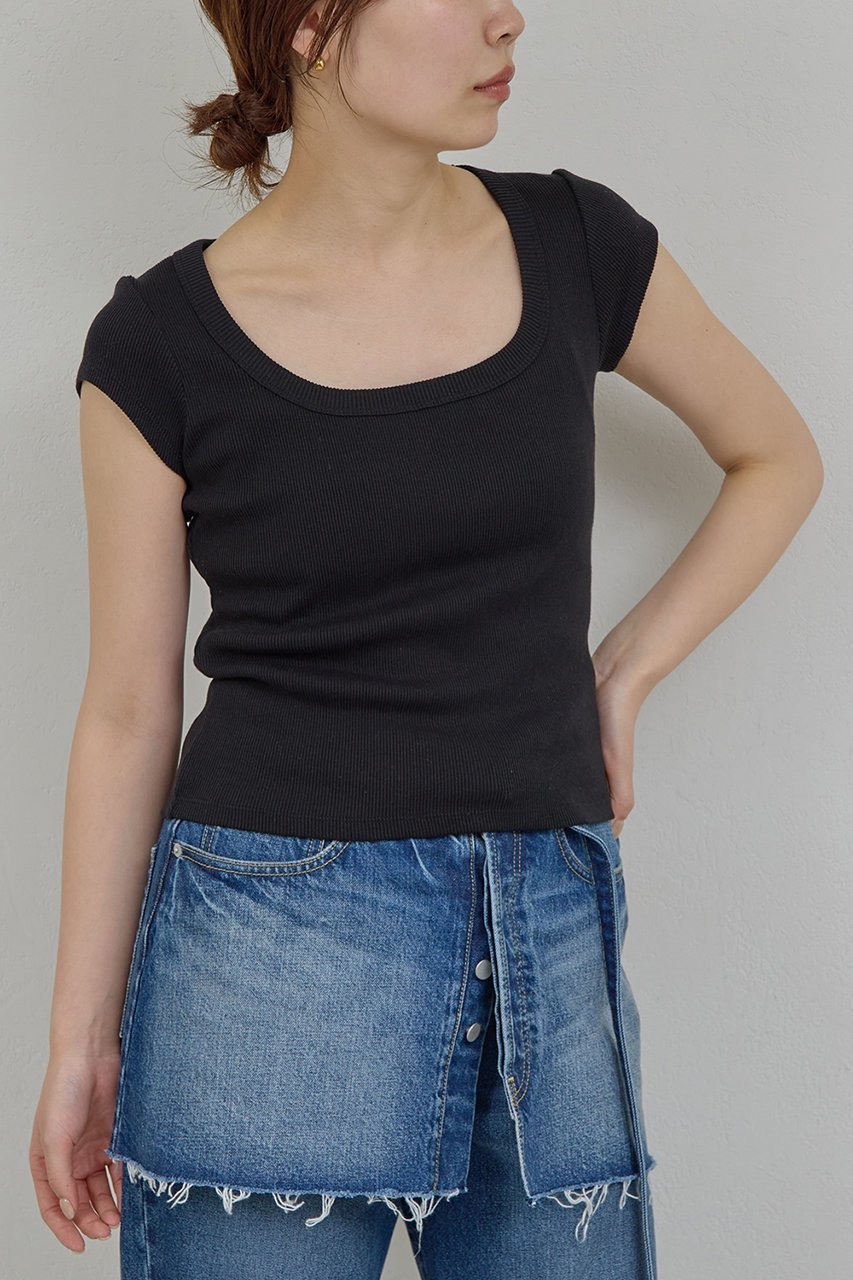 【ガリャルダガランテ/GALLARDAGALANTE】の【PEAS】コットンシルクチビTee インテリア・キッズ・メンズ・レディースファッション・服の通販 founy(ファニー) 　ファッション　Fashion　レディースファッション　Fashion for Women　トップス・カットソー　Cut & Sew Tops　シャツ・ブラウス・オフィスカジュアル　Elegant Blouses & Button-Ups　ロングTシャツ・Tシャツ　Longline T-Shirts & Tees　カットソー・ベーシックTシャツ　Cut-and-Sewn Tops / Stretch Tees & Basics　おすすめ　Recommended / Our Picks　なめらか　Smooth, Silky Texture　アンサンブル　Ensemble Set　カーディガン　Cardigan, Knitwear　コンパクト　Compact, Small Size　ショート　Short, Short Length　シルク　Silk, 100% Silk　シンプル　Simple, Minimal　スリーブ　Sleeve, Long Sleeve / Short Sleeve　夏　Summer　ブラック|ID: prp329100004901946 ipo3291000000036683369