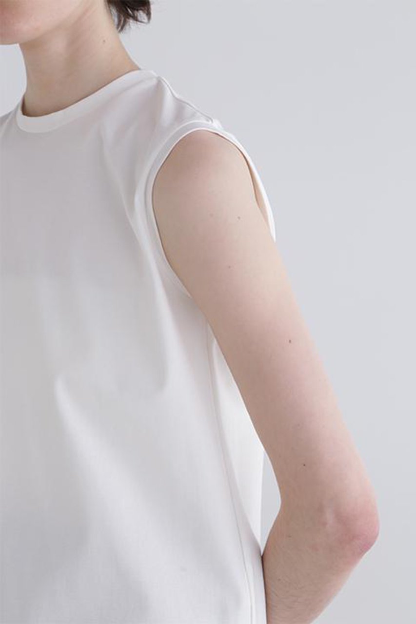 【ル フィル/LE PHIL】のシルキースムースノースリーブ 人気、トレンドファッション・服の通販 founy(ファニー) 　ファッション　Fashion　レディースファッション　Fashion for Women　トップス・カットソー　Cut & Sew Tops　キャミソール&ノースリーブ　Camisoles & Sleeveless Tops　シャツ・ブラウス・オフィスカジュアル　Elegant Blouses & Button-Ups　ロングTシャツ・Tシャツ　Longline T-Shirts & Tees　カットソー・ベーシックTシャツ　Cut-and-Sewn Tops / Stretch Tees & Basics　インナー　Innerwear　キャミソール　Camisole, Spaghetti Strap Top　シンプル　Simple, Minimal　ストレッチ　Stretch, Stretchy Fabric　タンク　Tank Top, Sleeveless Top　ノースリーブ　Sleeveless, No-Sleeve　ベーシック　Basic, Essential　ミックス　Mix, Mixed Style　other-7|ID: prp329100004901967 ipo3291000000036712080