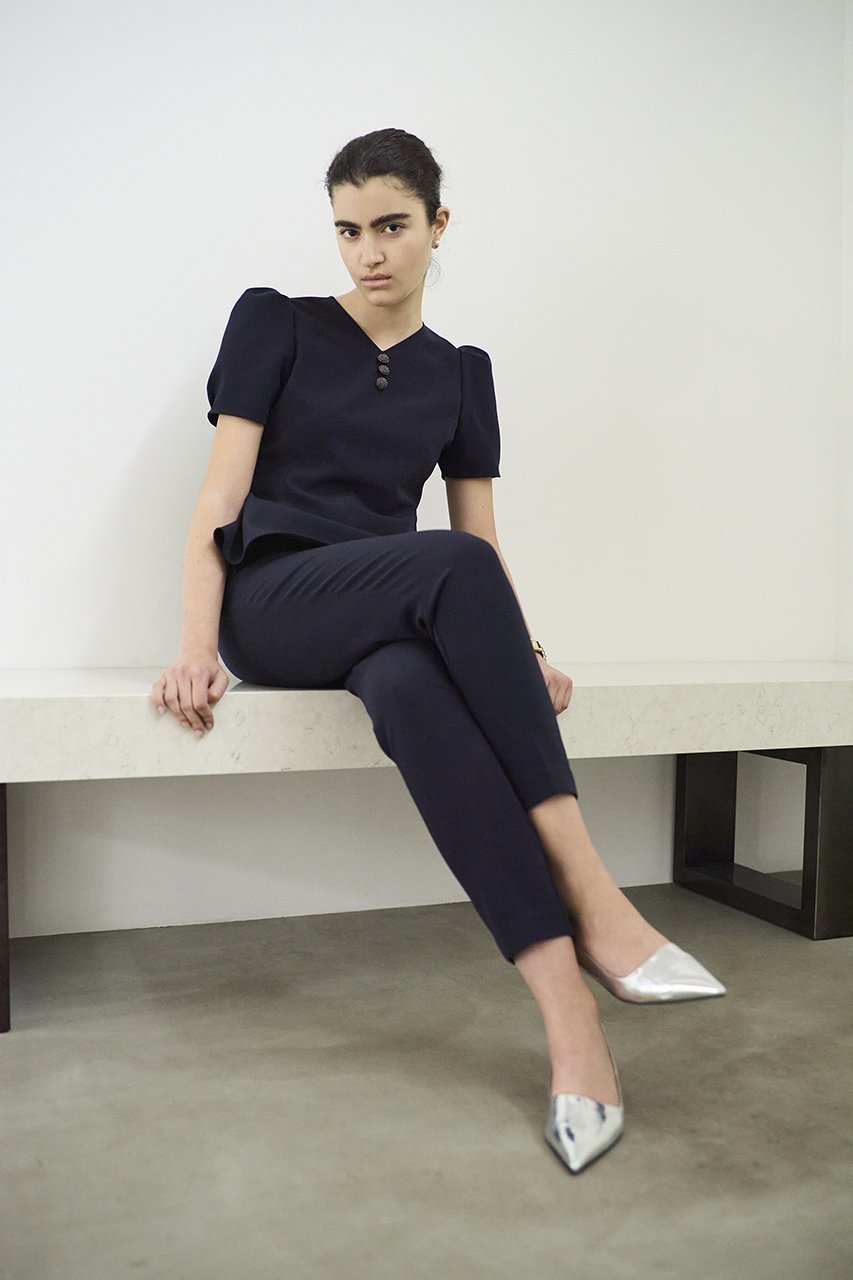 【エムダブリュー/MW】のトリアセテート(NS) Vネック ブラウス 人気、トレンドファッション・服の通販 founy(ファニー) 　ファッション　Fashion　レディースファッション　Fashion for Women　トップス・カットソー　Cut & Sew Tops　シャツ・ブラウス・オフィスカジュアル　Elegant Blouses & Button-Ups　Vネックトップス　V-Neck Tops / V-Cut Neckline Shirts　ショート　Short, Short Length　スリム　Slim, Slim Fit　スリーブ　Sleeve, Long Sleeve / Short Sleeve　テーパード　Tapered, Tapered Pants　バランス　Balance, Style Balance　フォルム　Silhouette, Form　フレア　Flare, Flared　エレガント 上品　Elegant　other-6|ID: prp329100004902241 ipo3291000000036686325