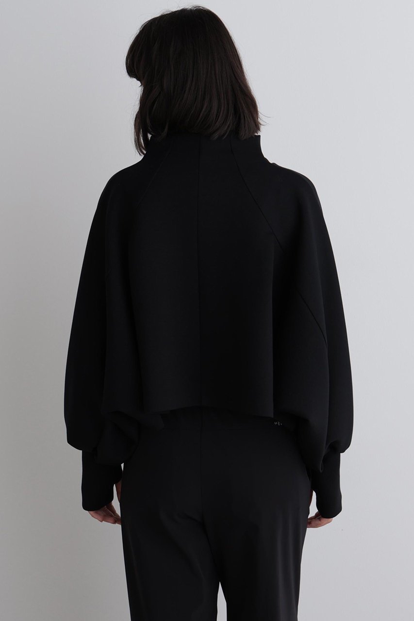 【ル フィル/LE PHIL】の《LE PHIL SPORTS》ライトダンボールショート丈プルオーバー 人気、トレンドファッション・服の通販 founy(ファニー) 　ファッション　Fashion　レディースファッション　Fashion for Women　トップス・カットソー　Cut & Sew Tops　シャツ・ブラウス・オフィスカジュアル　Elegant Blouses & Button-Ups　ロングTシャツ・Tシャツ　Longline T-Shirts & Tees　カジュアルプルオーバー・ニットトップス　Pullovers & Knit Tops / Casual Pullovers　カットソー・ベーシックTシャツ　Cut-and-Sewn Tops / Stretch Tees & Basics　コンパクト　Compact, Small Size　ショート　Short, Short Length　スタンダード　Standard, Basic　スニーカー　Sneakers, Trainers　スポーツ　Sports, Activewear　スポーティ　Sporty, Casual Athletic　スリーブ　Sleeve, Long Sleeve / Short Sleeve　ハイネック　High Neck, Mock Neck　バランス　Balance, Style Balance　フォルム　Silhouette, Form　ミックス　Mix, Mixed Style　ロング　Long, Long-Length　other-5|ID: prp329100004902507 ipo3291000000036689175