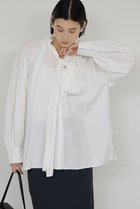 【ガリャルダガランテ/GALLARDAGALANTE】の【2way】ギャザーボウタイブラウス 人気、トレンドファッション・服の通販 founy(ファニー) ファッション Fashion レディースファッション Fashion for Women トップス・カットソー Cut & Sew Tops シャツ・ブラウス・オフィスカジュアル Elegant Blouses & Button-Ups ギャザー Gathered, Ruffled スリーブ Sleeve, Long Sleeve / Short Sleeve フェミニン Feminine, Girly ロング Long, Long-Length エレガント 上品 Elegant thumbnail ホワイト|ID: prp329100004902549 ipo3291000000036689557