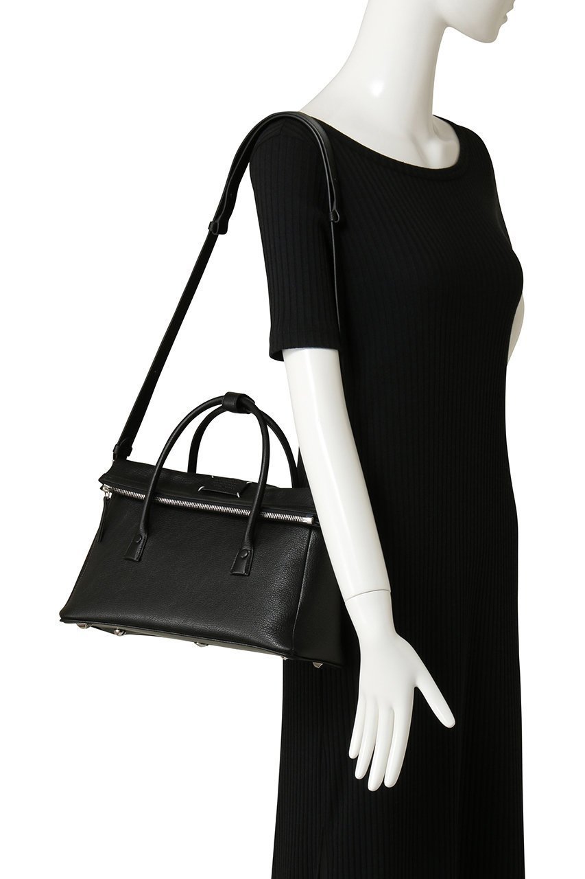 【メゾン マルジェラ/MAISON MARGIELA】の【UNISEX】5AC EAST WEST ハンドバッグ ミディアム 人気、トレンドファッション・服の通販 founy(ファニー) 　ファッション　Fashion　レディースファッション　Fashion for Women　ユニセックス　Unisex, Genderless　クラシック　Classic, Timeless Style　フォルム　Silhouette, Form　フラップ　Flap, Flap Pocket　ポケット　Pocket, Pocket Detail　エレガント 上品　Elegant　旅行　Travel　other-2|ID: prp329100004902828 ipo3291000000036693252