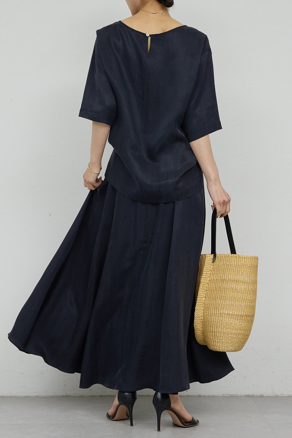 【ガリャルダガランテ/GALLARDAGALANTE】の【セットアップ対応】キュプラTeeブラウス 人気、トレンドファッション・服の通販 founy(ファニー) 　ファッション　Fashion　レディースファッション　Fashion for Women　トップス・カットソー　Cut & Sew Tops　シャツ・ブラウス・オフィスカジュアル　Elegant Blouses & Button-Ups　おすすめ　Recommended / Our Picks　とろみ　Fluid, Flowy Fabric　キュプラ　Cupro, Eco Fabric　ショート　Short, Short Length　スリーブ　Sleeve, Long Sleeve / Short Sleeve　セットアップ　Set-Up, Coordinated Outfit　エレガント 上品　Elegant　other-4|ID: prp329100004902977 ipo3291000000036694709