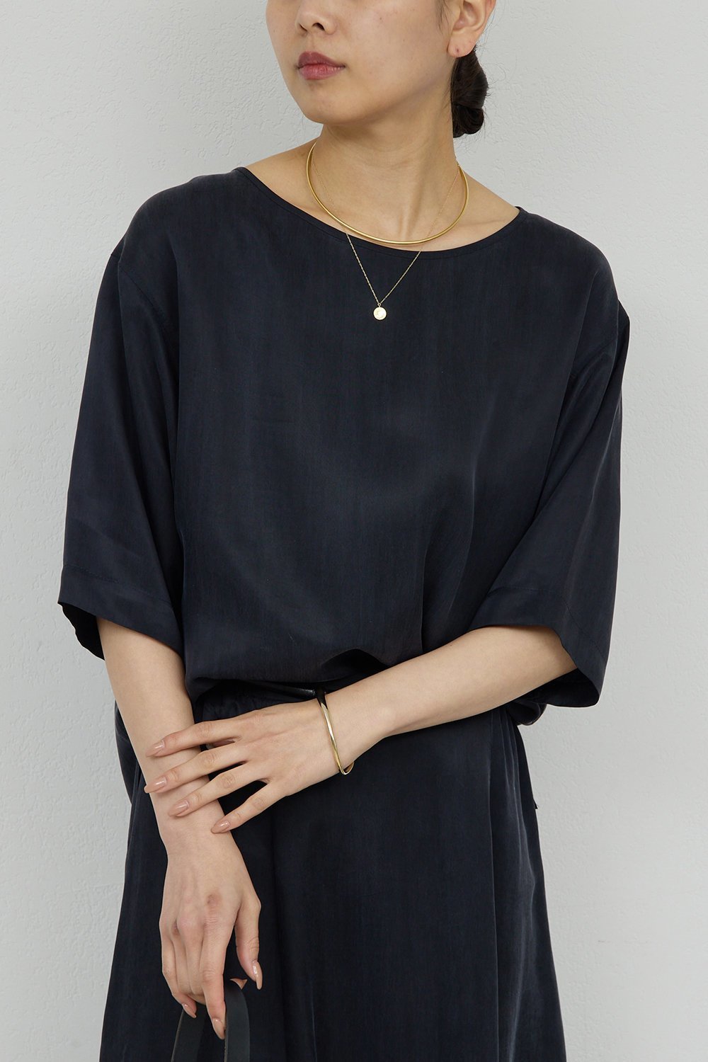 【ガリャルダガランテ/GALLARDAGALANTE】の【セットアップ対応】キュプラTeeブラウス 人気、トレンドファッション・服の通販 founy(ファニー) 　ファッション　Fashion　レディースファッション　Fashion for Women　トップス・カットソー　Cut & Sew Tops　シャツ・ブラウス・オフィスカジュアル　Elegant Blouses & Button-Ups　おすすめ　Recommended / Our Picks　とろみ　Fluid, Flowy Fabric　キュプラ　Cupro, Eco Fabric　ショート　Short, Short Length　スリーブ　Sleeve, Long Sleeve / Short Sleeve　セットアップ　Set-Up, Coordinated Outfit　エレガント 上品　Elegant　other-5|ID: prp329100004902977 ipo3291000000036694710