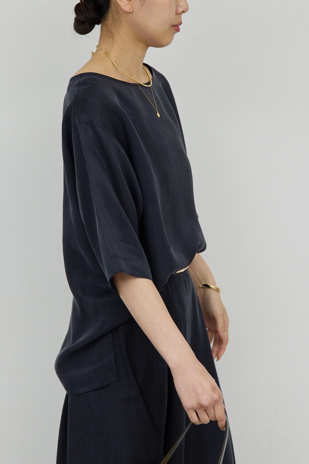 【ガリャルダガランテ/GALLARDAGALANTE】の【セットアップ対応】キュプラTeeブラウス 人気、トレンドファッション・服の通販 founy(ファニー) 　ファッション　Fashion　レディースファッション　Fashion for Women　トップス・カットソー　Cut & Sew Tops　シャツ・ブラウス・オフィスカジュアル　Elegant Blouses & Button-Ups　おすすめ　Recommended / Our Picks　とろみ　Fluid, Flowy Fabric　キュプラ　Cupro, Eco Fabric　ショート　Short, Short Length　スリーブ　Sleeve, Long Sleeve / Short Sleeve　セットアップ　Set-Up, Coordinated Outfit　エレガント 上品　Elegant　other-6|ID: prp329100004902977 ipo3291000000036694711