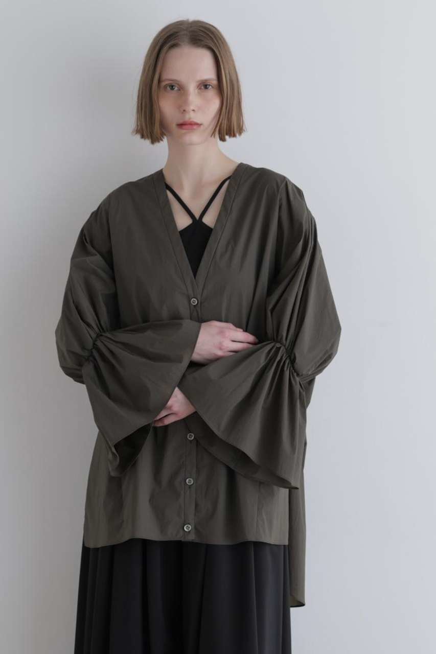 【ル フィル/LE PHIL】のドルマンスリーブブラウス 人気、トレンドファッション・服の通販 founy(ファニー) 　ファッション　Fashion　レディースファッション　Fashion for Women　トップス・カットソー　Cut & Sew Tops　シャツ・ブラウス・オフィスカジュアル　Elegant Blouses & Button-Ups　おすすめ　Recommended / Our Picks　カーディガン　Cardigan, Knitwear　ストレッチ　Stretch, Stretchy Fabric　スリーブ　Sleeve, Long Sleeve / Short Sleeve　タフタ　Taffeta, Structured Fabric　タンク　Tank Top, Sleeveless Top　ブルゾン　Blouson, Bomber Jacket　ロング　Long, Long-Length　新作・新入荷　New Arrivals / New In　軽量　Lightweight, Ultra Light　other-4|ID: prp329100004903107 ipo3291000000036696005