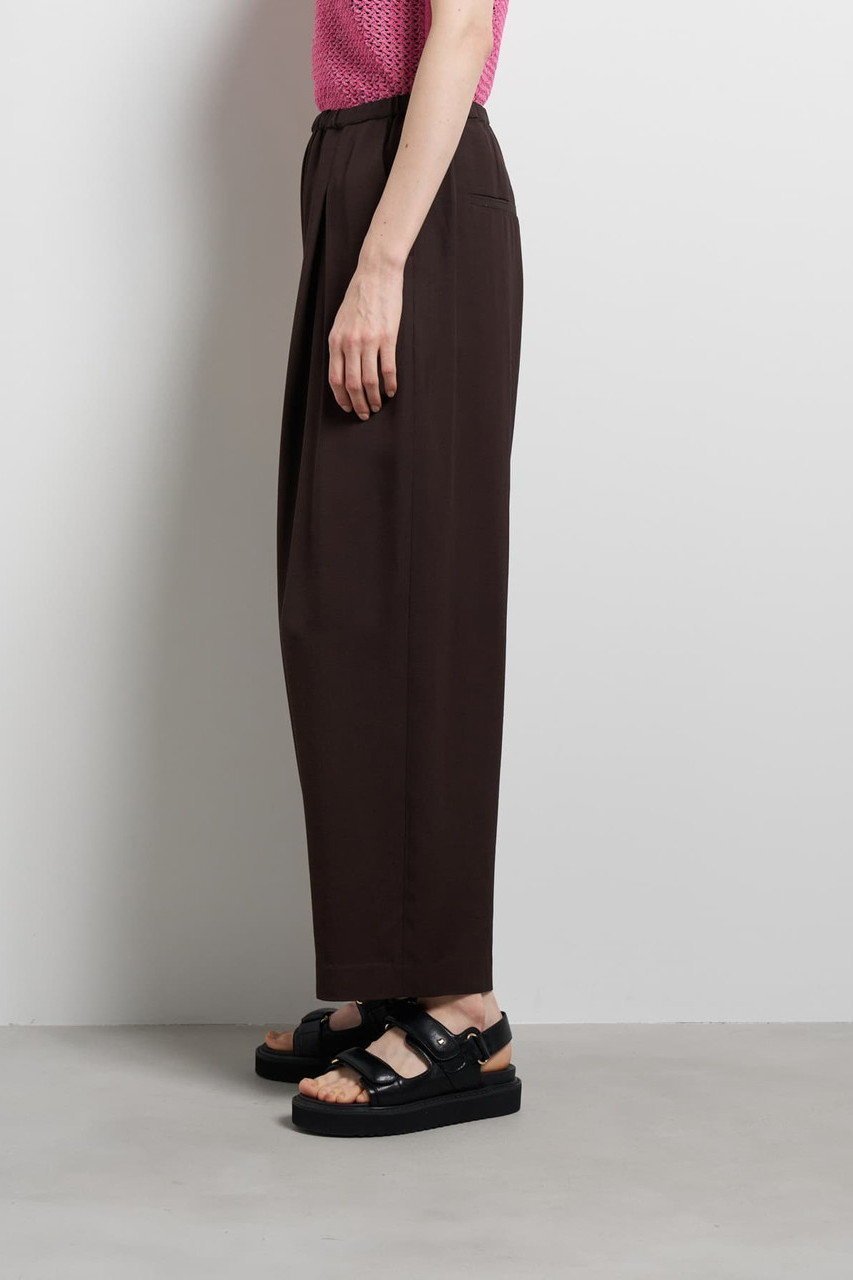 【ランバン オン ブルー/LANVIN en Bleu】のツイルタックカーブパンツ 人気、トレンドファッション・服の通販 founy(ファニー) 　ファッション　Fashion　レディースファッション　Fashion for Women　パンツ　Pants & Trousers　おすすめ　Recommended / Our Picks　クロップド　Cropped, Short Length　シンプル　Simple, Minimal　ジャケット　Jacket, Outerwear　ファブリック　Fabric, Textile　フォルム　Silhouette, Form　リネン　Linen, Linen Fabric　リラックス　Relax, Relaxed Fit　ワイド　Wide, Wide Fit　エレガント 上品　Elegant　other-2|ID: prp329100004903462 ipo3291000000036732336