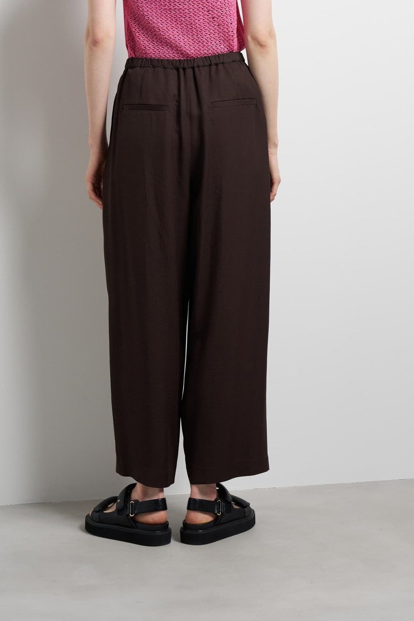 【ランバン オン ブルー/LANVIN en Bleu】のツイルタックカーブパンツ 人気、トレンドファッション・服の通販 founy(ファニー) 　ファッション　Fashion　レディースファッション　Fashion for Women　パンツ　Pants & Trousers　おすすめ　Recommended / Our Picks　クロップド　Cropped, Short Length　シンプル　Simple, Minimal　ジャケット　Jacket, Outerwear　ファブリック　Fabric, Textile　フォルム　Silhouette, Form　リネン　Linen, Linen Fabric　リラックス　Relax, Relaxed Fit　ワイド　Wide, Wide Fit　エレガント 上品　Elegant　other-3|ID: prp329100004903462 ipo3291000000036732337