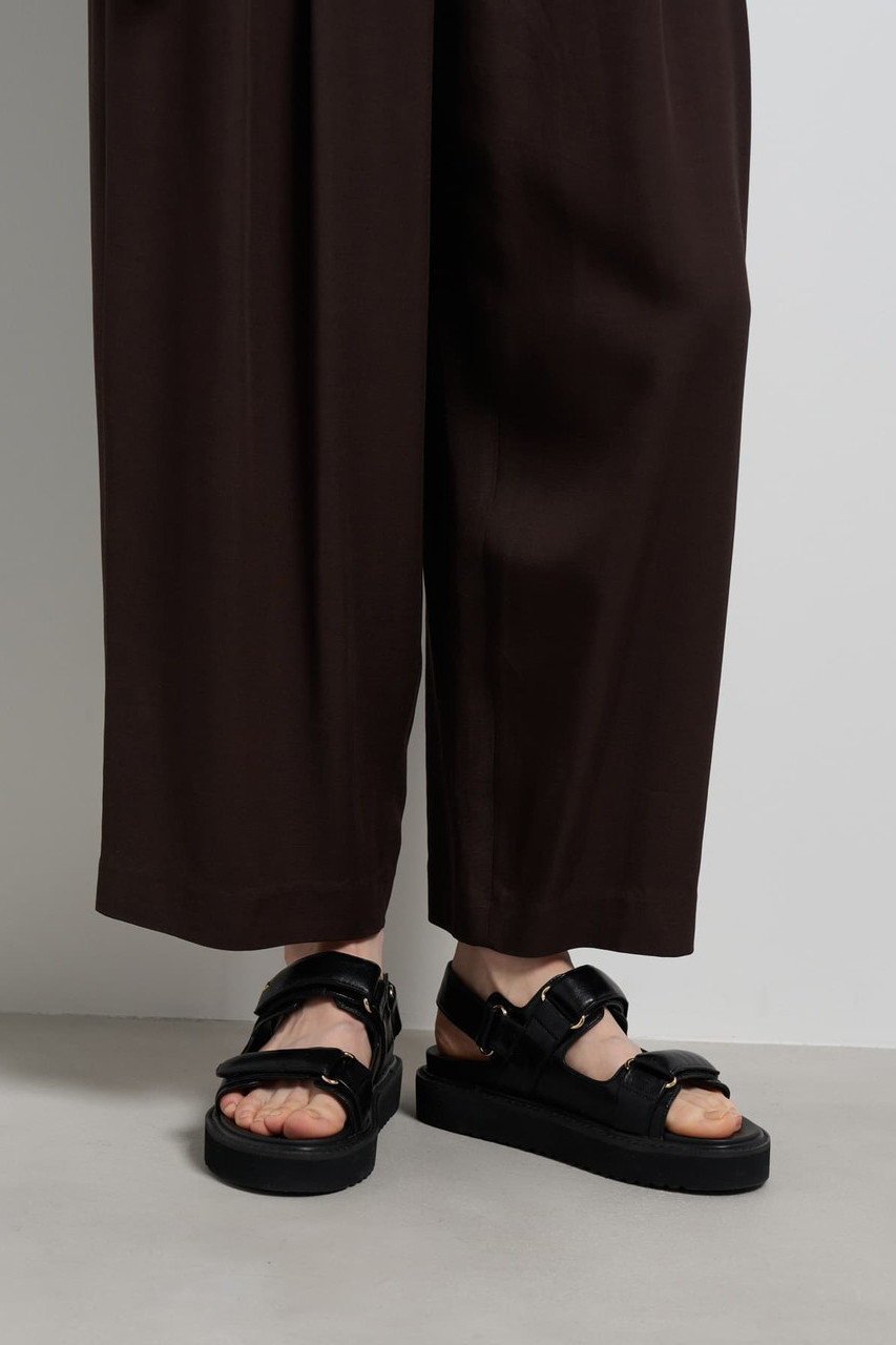 【ランバン オン ブルー/LANVIN en Bleu】のツイルタックカーブパンツ 人気、トレンドファッション・服の通販 founy(ファニー) 　ファッション　Fashion　レディースファッション　Fashion for Women　パンツ　Pants & Trousers　おすすめ　Recommended / Our Picks　クロップド　Cropped, Short Length　シンプル　Simple, Minimal　ジャケット　Jacket, Outerwear　ファブリック　Fabric, Textile　フォルム　Silhouette, Form　リネン　Linen, Linen Fabric　リラックス　Relax, Relaxed Fit　ワイド　Wide, Wide Fit　エレガント 上品　Elegant　other-5|ID: prp329100004903462 ipo3291000000036732339