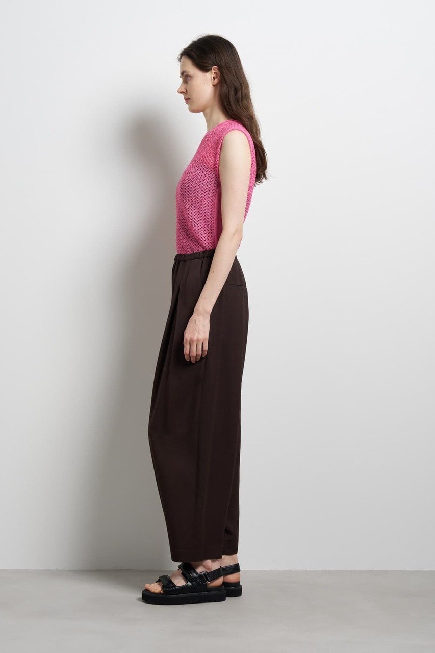 【ランバン オン ブルー/LANVIN en Bleu】のツイルタックカーブパンツ 人気、トレンドファッション・服の通販 founy(ファニー) 　ファッション　Fashion　レディースファッション　Fashion for Women　パンツ　Pants & Trousers　おすすめ　Recommended / Our Picks　クロップド　Cropped, Short Length　シンプル　Simple, Minimal　ジャケット　Jacket, Outerwear　ファブリック　Fabric, Textile　フォルム　Silhouette, Form　リネン　Linen, Linen Fabric　リラックス　Relax, Relaxed Fit　ワイド　Wide, Wide Fit　エレガント 上品　Elegant　other-7|ID: prp329100004903462 ipo3291000000036732341