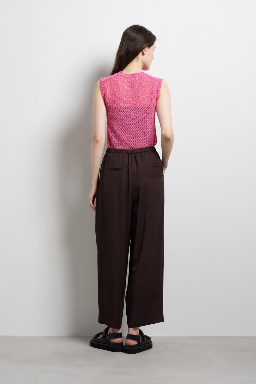 【ランバン オン ブルー/LANVIN en Bleu】のツイルタックカーブパンツ 人気、トレンドファッション・服の通販 founy(ファニー) 　ファッション　Fashion　レディースファッション　Fashion for Women　パンツ　Pants & Trousers　おすすめ　Recommended / Our Picks　クロップド　Cropped, Short Length　シンプル　Simple, Minimal　ジャケット　Jacket, Outerwear　ファブリック　Fabric, Textile　フォルム　Silhouette, Form　リネン　Linen, Linen Fabric　リラックス　Relax, Relaxed Fit　ワイド　Wide, Wide Fit　エレガント 上品　Elegant　other-8|ID: prp329100004903462 ipo3291000000036732342