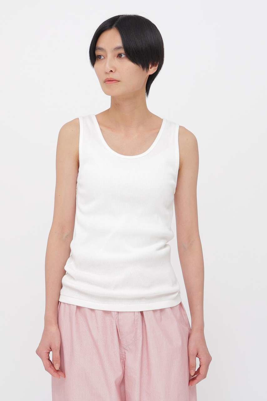 【マーガレットハウエル/MARGARET HOWELL】のFINE COTTON RIB JERSEY TOP インテリア・キッズ・メンズ・レディースファッション・服の通販 founy(ファニー) 　ファッション　Fashion　レディースファッション　Fashion for Women　トップス・カットソー　Cut & Sew Tops　キャミソール&ノースリーブ　Camisoles & Sleeveless Tops　シャツ・ブラウス・オフィスカジュアル　Elegant Blouses & Button-Ups　ロングTシャツ・Tシャツ　Longline T-Shirts & Tees　カットソー・ベーシックTシャツ　Cut-and-Sewn Tops / Stretch Tees & Basics　なめらか　Smooth, Silky Texture　インド　Indian Textile　インナー　Innerwear　キャミソール　Camisole, Spaghetti Strap Top　タンク　Tank Top, Sleeveless Top　フィット　Fit, Slim Fit　エレガント 上品　Elegant　吸水　Absorbent, Quick-Dry　ホワイト|ID: prp329100004903513 ipo3291000000036701075