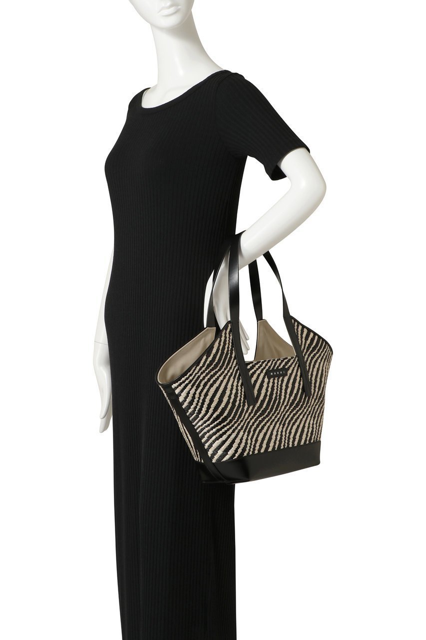 【マルニ/MARNI】のラフィアエフェクトスモールトートバッグ 人気、トレンドファッション・服の通販 founy(ファニー) 　ファッション　Fashion　レディースファッション　Fashion for Women　バッグ　Bags　ドレス　Dress, One-Piece　ラフィア　Raffia, Natural Straw　リゾート　Resort, Vacation Style　夏　Summer　新作・新入荷　New Arrivals / New In　春　Spring　S/S・春夏　SS, Spring/Summer, Warm Season　other-2|ID: prp329100004903570 ipo3291000000036701667