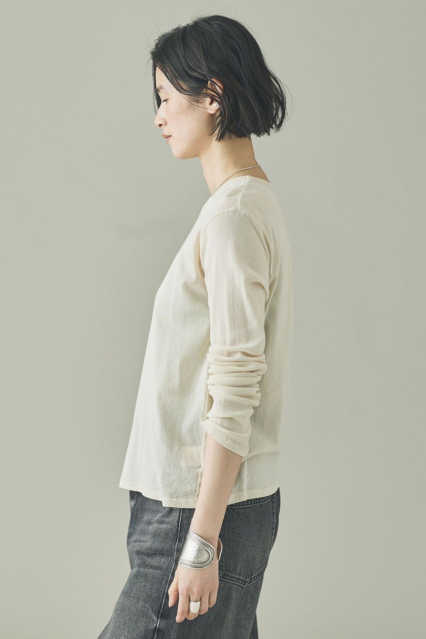 【カレンソロジー/Curensology】のチュールロングスリーブTシャツ 人気、トレンドファッション・服の通販 founy(ファニー) ファッション Fashion レディースファッション Fashion for Women トップス・カットソー Cut & Sew Tops シャツ・ブラウス・オフィスカジュアル Elegant Blouses & Button-Ups ロングTシャツ・Tシャツ Longline T-Shirts & Tees カットソー・ベーシックTシャツ Cut-and-Sewn Tops / Stretch Tees & Basics インナー Innerwear シアー Sheer, See-Through ストレッチ Stretch, Stretchy Fabric スリーブ Sleeve, Long Sleeve / Short Sleeve 人気 Popular, Best Seller フィット Fit, Slim Fit ロング Long, Long-Length 新作・新入荷 New Arrivals / New In other-3|ID: prp329100004903832 ipo3291000000036704394