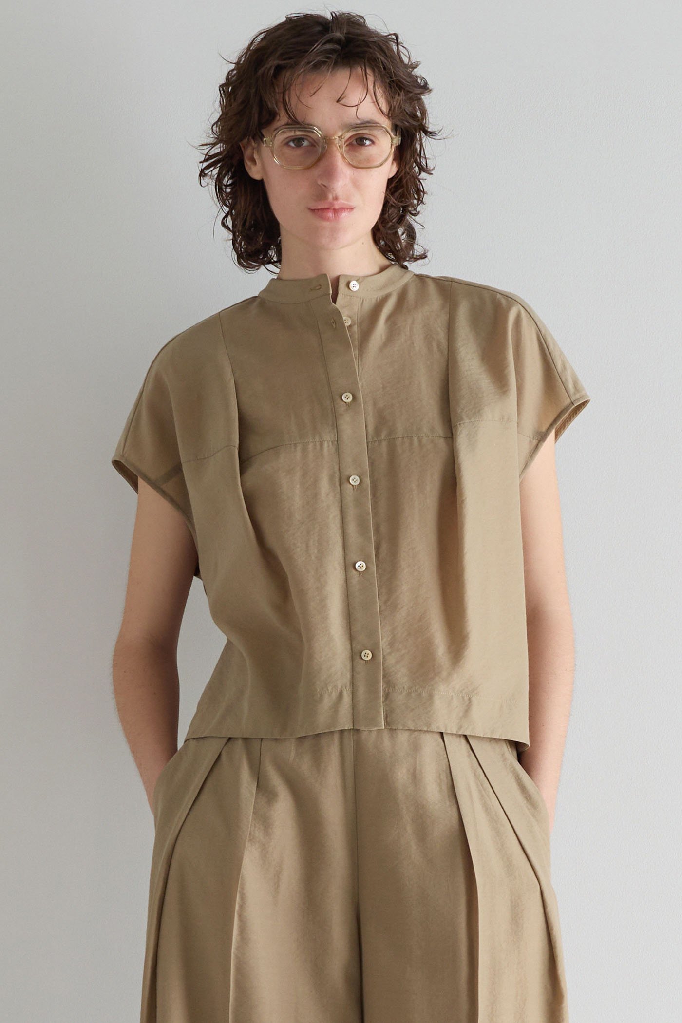 【マルティニーク/martinique】のタッサーコクーンブラウス(セットアップ可) 人気、トレンドファッション・服の通販 founy(ファニー) 　ファッション　Fashion　レディースファッション　Fashion for Women　トップス・カットソー　Cut & Sew Tops　シャツ・ブラウス・オフィスカジュアル　Elegant Blouses & Button-Ups　おすすめ　Recommended / Our Picks　ショート　Short, Short Length　シンプル　Simple, Minimal　スリーブ　Sleeve, Long Sleeve / Short Sleeve　セットアップ　Set-Up, Coordinated Outfit　タイトスカート　Pencil Skirt, Tight Skirt　タンブラー　Tumbler, Travel Mug　ドレープ　Drape, Draping Fabric　バランス　Balance, Style Balance　フォルム　Silhouette, Form　フロント　Front, Front Design　ワッシャー　Washer, Crinkled Finish　エレガント 上品　Elegant　新作・新入荷　New Arrivals / New In　 other-1|ID: prp329100004903892 ipo3291000000036704882