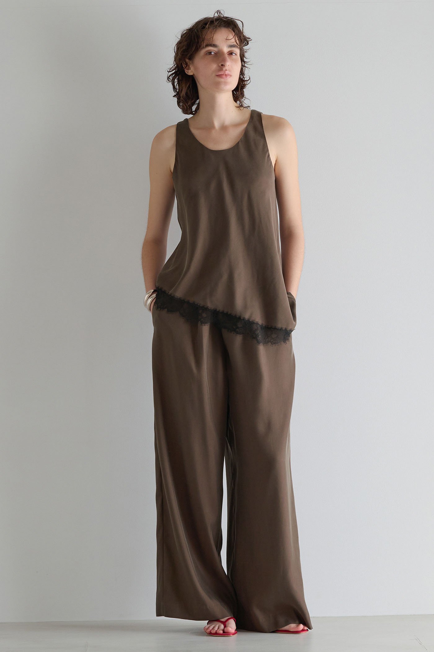 【マルティニーク/martinique】のキュプラフィブリルシャンブレーイージーパンツ(セットアップ可) 人気、トレンドファッション・服の通販 founy(ファニー) 　ファッション　Fashion　レディースファッション　Fashion for Women　セットアップ　Matching Sets　レディースパンツ・ボトムス　Pants & Trousers / Bottoms　パンツ　Pants & Trousers　おすすめ　Recommended / Our Picks　キュプラ　Cupro, Eco Fabric　セットアップ　Set-Up, Coordinated Outfit　リラックス　Relax, Relaxed Fit　新作・新入荷　New Arrivals / New In　other-4|ID: prp329100004903936 ipo3291000000036705260