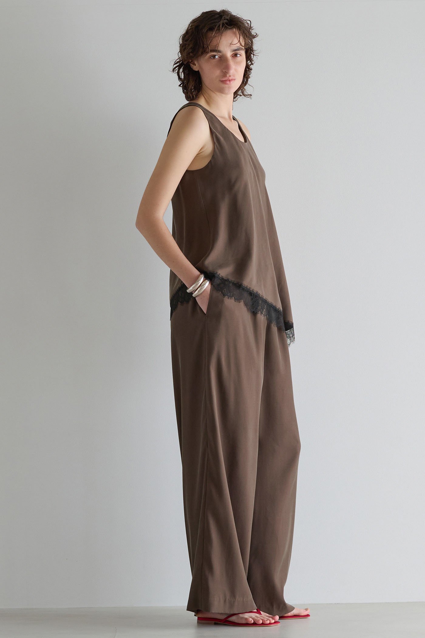 【マルティニーク/martinique】のキュプラフィブリルシャンブレーイージーパンツ(セットアップ可) 人気、トレンドファッション・服の通販 founy(ファニー) 　ファッション　Fashion　レディースファッション　Fashion for Women　セットアップ　Matching Sets　レディースパンツ・ボトムス　Pants & Trousers / Bottoms　パンツ　Pants & Trousers　おすすめ　Recommended / Our Picks　キュプラ　Cupro, Eco Fabric　セットアップ　Set-Up, Coordinated Outfit　リラックス　Relax, Relaxed Fit　新作・新入荷　New Arrivals / New In　other-5|ID: prp329100004903936 ipo3291000000036705263