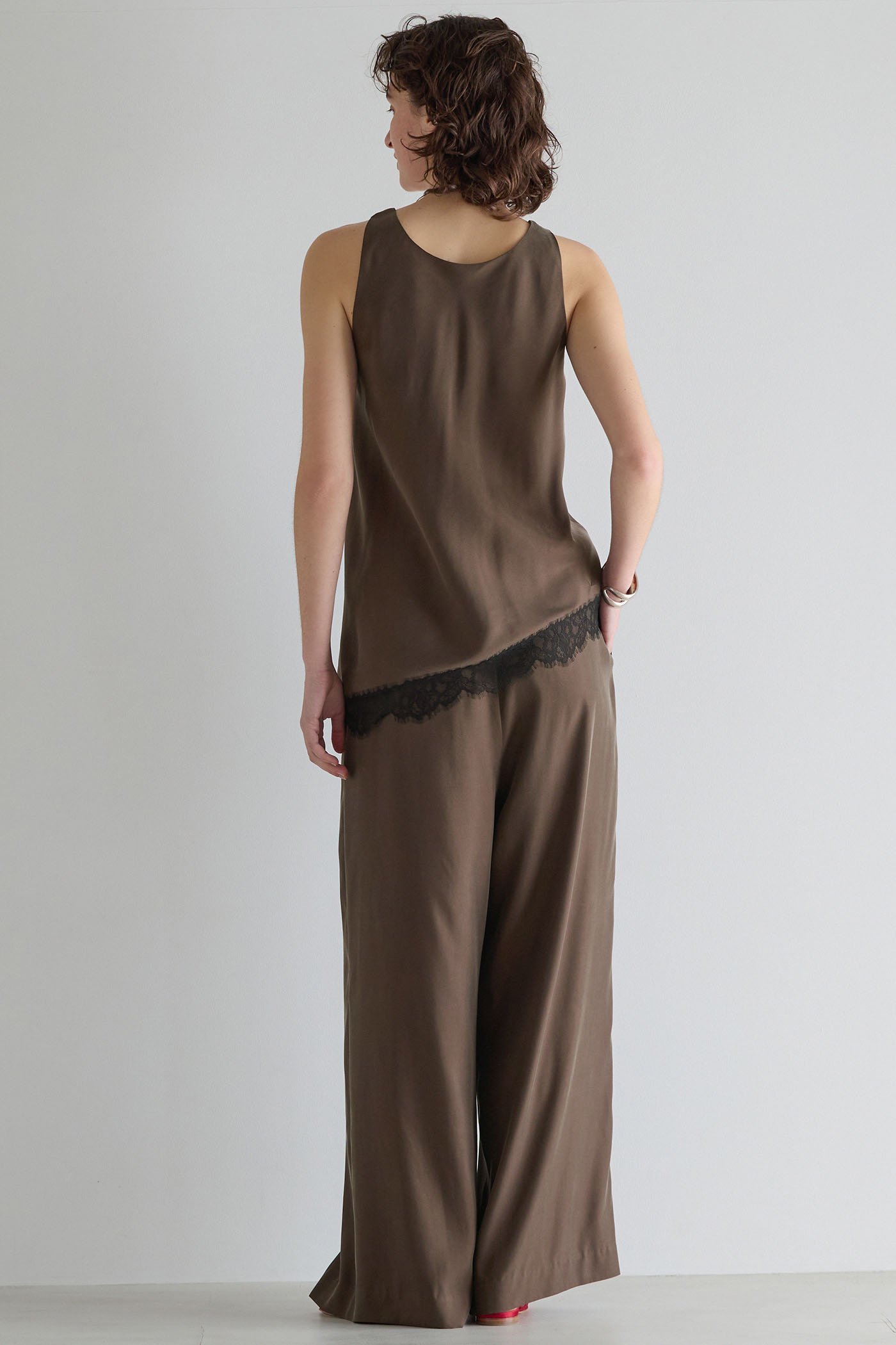 【マルティニーク/martinique】のキュプラフィブリルシャンブレーイージーパンツ(セットアップ可) 人気、トレンドファッション・服の通販 founy(ファニー) 　ファッション　Fashion　レディースファッション　Fashion for Women　セットアップ　Matching Sets　レディースパンツ・ボトムス　Pants & Trousers / Bottoms　パンツ　Pants & Trousers　おすすめ　Recommended / Our Picks　キュプラ　Cupro, Eco Fabric　セットアップ　Set-Up, Coordinated Outfit　リラックス　Relax, Relaxed Fit　新作・新入荷　New Arrivals / New In　other-7|ID: prp329100004903936 ipo3291000000036705270