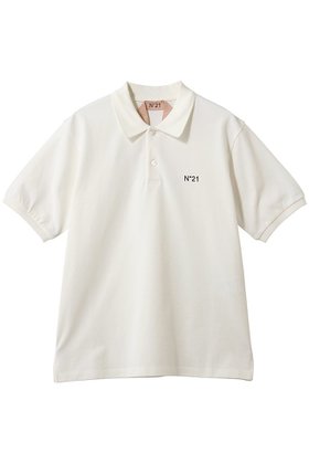 【ヌメロ ヴェントゥーノ/N°21】のポイントロゴ ポロシャツ 人気、トレンドファッション・服の通販 founy(ファニー) ファッション Fashion レディースファッション Fashion for Women トップス・カットソー Cut & Sew Tops シャツ・ブラウス・オフィスカジュアル Elegant Blouses & Button-Ups ポロシャツ・きれいめカジュアル Smart-Casual Polo Tops おすすめ Recommended / Our Picks カッティング Cutting Detail シンプル Simple, Minimal ジャケット Jacket, Outerwear デニム Denim, Jeans Material ファブリック Fabric, Textile ポロシャツ Polo Shirt, Collared Tee マニッシュ Mannish, Boyish |ID:prp329100004904668