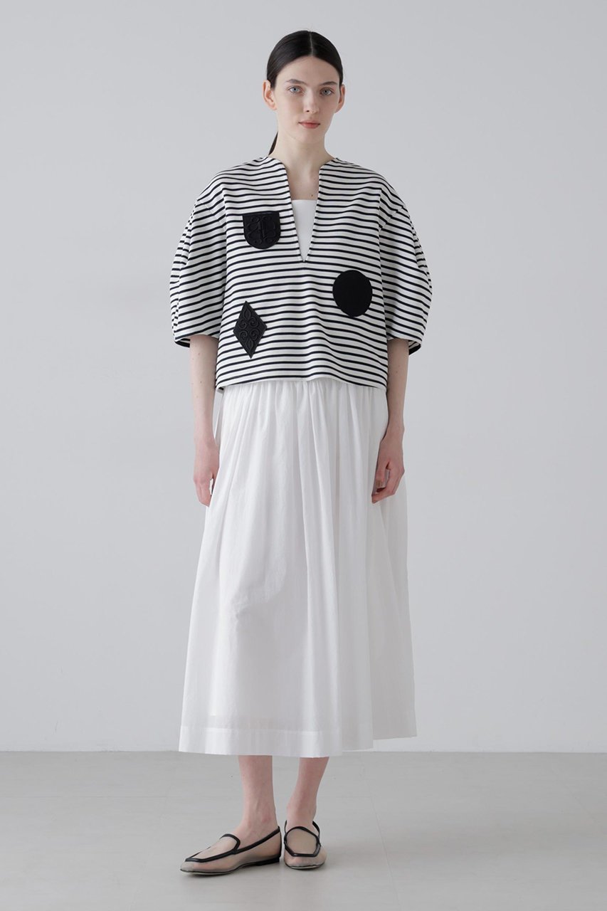 【アドーア/ADORE】のエンブレムボーダー 人気、トレンドファッション・服の通販 founy(ファニー) 　ファッション　Fashion　レディースファッション　Fashion for Women　トップス・カットソー　Cut & Sew Tops　シャツ・ブラウス・オフィスカジュアル　Elegant Blouses & Button-Ups　ロングTシャツ・Tシャツ　Longline T-Shirts & Tees　カットソー・ベーシックTシャツ　Cut-and-Sewn Tops / Stretch Tees & Basics　コンパクト　Compact, Small Size　ショート　Short, Short Length　スリーブ　Sleeve, Long Sleeve / Short Sleeve　バスク　Basque, Basque Style　ボーダー　Border, Stripe　モノトーン　Monotone, Black and White　other-2|ID: prp329100004904832 ipo3291000000036715701