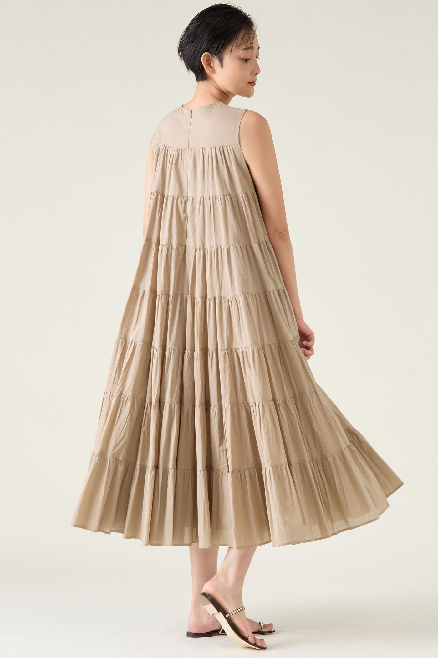 【マルティニーク/martinique】の《別注》【MARIHA】ミューズのドレス(着丈別注) 人気、トレンドファッション・服の通販 founy(ファニー) 　ファッション　Fashion　レディースファッション　Fashion for Women　ワンピース　Dresses　フォーマル・パーティードレス・結婚式用ドレス　Elegant & Casual Dresses　チュニック　Tunic Tops & Dresses　ジャケット　Jacket, Outerwear　チュニック　Tunic, Long Top　ティアード　Tiered, Tiered Style　ドレス　Dress, One-Piece　ノースリーブ　Sleeveless, No-Sleeve　バランス　Balance, Style Balance　別注　Limited Edition, Custom Order　ロング　Long, Long-Length　2024年　2024　2024春夏・S/S　Spring/Summer 2024 SS24　エレガント 上品　Elegant　other-3|ID: prp329100004904852 ipo3291000000036715875