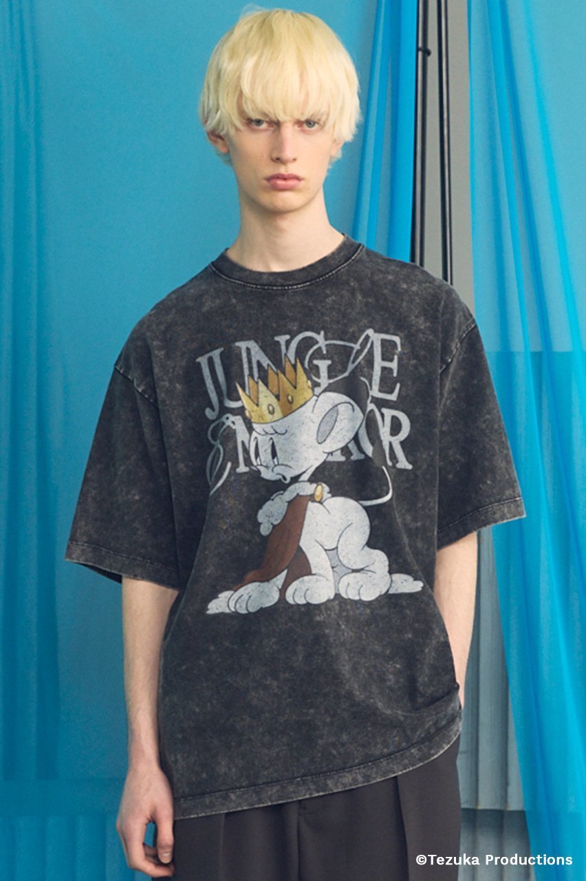 【メゾンスペシャル/MAISON SPECIAL】の【UNISEX】【TEZUKA CHARACTERS for MAISON SPECIAL】- JUNGLE EMPEROR LEO - Prime-Over Fade Crew Neck Graphic T-Shirt/- ジャングル大帝レオ - フェードクルーネックグラフィックT 人気、トレンドファッション・服の通販 founy(ファニー) 　ファッション　Fashion　レディースファッション　Fashion for Women　トップス・カットソー　Cut & Sew Tops　シャツ・ブラウス・オフィスカジュアル　Elegant Blouses & Button-Ups　ロングTシャツ・Tシャツ　Longline T-Shirts & Tees　カットソー・ベーシックTシャツ　Cut-and-Sewn Tops / Stretch Tees & Basics　イラスト　Illustration　インナー　Innerwear　キャラクター　Character, Licensed Characters　グラフィック　Graphic, Graphic Design　ショルダー　Shoulder, Shoulder Strap　ショート　Short, Short Length　シンプル　Simple, Minimal　スリーブ　Sleeve, Long Sleeve / Short Sleeve　ドロップ　Drop Shoulder, Dropped Style　バランス　Balance, Style Balance　パターン　Pattern, Design Print　フィット　Fit, Slim Fit　プリント　Print, Printed Pattern　ユニセックス　Unisex, Genderless　ユーズド　Used, Vintage-Look　リアル　Real, Realistic　other-6|ID: prp329100004904896 ipo3291000000036716461