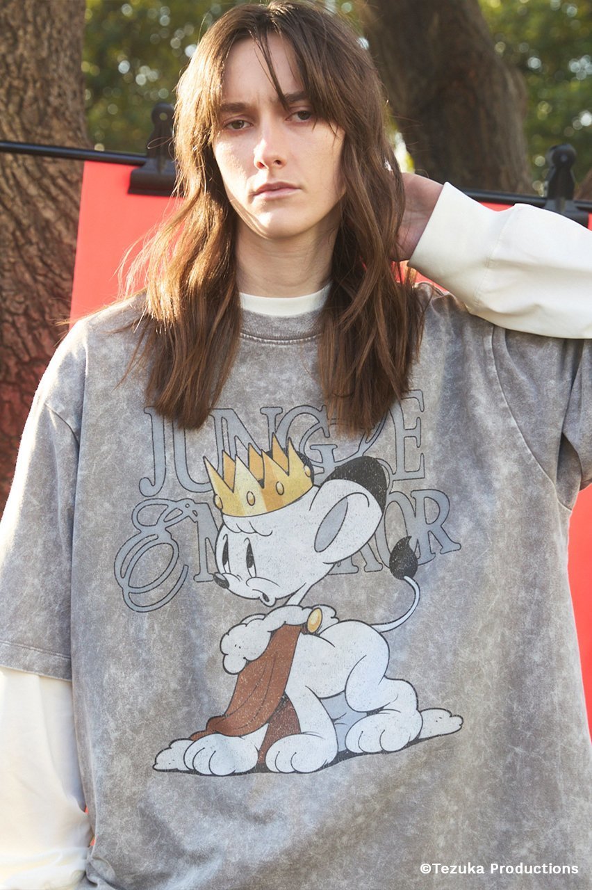 【メゾンスペシャル/MAISON SPECIAL】の【UNISEX】【TEZUKA CHARACTERS for MAISON SPECIAL】- JUNGLE EMPEROR LEO - Prime-Over Fade Crew Neck Graphic T-Shirt/- ジャングル大帝レオ - フェードクルーネックグラフィックT 人気、トレンドファッション・服の通販 founy(ファニー) 　ファッション　Fashion　レディースファッション　Fashion for Women　トップス・カットソー　Cut & Sew Tops　シャツ・ブラウス・オフィスカジュアル　Elegant Blouses & Button-Ups　ロングTシャツ・Tシャツ　Longline T-Shirts & Tees　カットソー・ベーシックTシャツ　Cut-and-Sewn Tops / Stretch Tees & Basics　イラスト　Illustration　インナー　Innerwear　キャラクター　Character, Licensed Characters　グラフィック　Graphic, Graphic Design　ショルダー　Shoulder, Shoulder Strap　ショート　Short, Short Length　シンプル　Simple, Minimal　スリーブ　Sleeve, Long Sleeve / Short Sleeve　ドロップ　Drop Shoulder, Dropped Style　バランス　Balance, Style Balance　パターン　Pattern, Design Print　フィット　Fit, Slim Fit　プリント　Print, Printed Pattern　ユニセックス　Unisex, Genderless　ユーズド　Used, Vintage-Look　リアル　Real, Realistic　other-4|ID: prp329100004904896 ipo3291000000036746955
