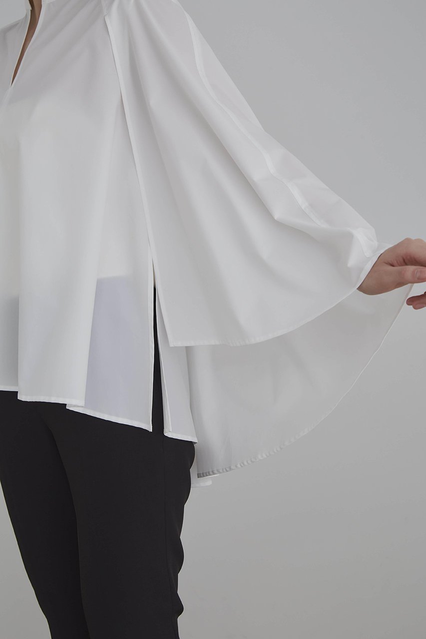 【ル フィル/LE PHIL】の《LE PHIL》SOLOTEX ブロードケープブラウス 人気、トレンドファッション・服の通販 founy(ファニー) 　ファッション　Fashion　レディースファッション　Fashion for Women　トップス・カットソー　Cut & Sew Tops　シャツ・ブラウス・オフィスカジュアル　Elegant Blouses & Button-Ups　エレガント 上品　Elegant　ショート　Short, Short Length　スタンダード　Standard, Basic　ストレッチ　Stretch, Stretchy Fabric　スリット　Slit, Slit Detail　スリーブ　Sleeve, Long Sleeve / Short Sleeve　ワイド　Wide, Wide Fit　other-7|ID: prp329100004904903 ipo3291000000036716533