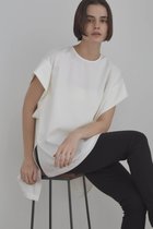 【ル フィル/LE PHIL】の《LE PHIL》コンパクトポンチノースリーブブラウス 人気、トレンドファッション・服の通販 founy(ファニー) ファッション Fashion レディースファッション Fashion for Women トップス・カットソー Cut & Sew Tops キャミソール&ノースリーブ Camisoles & Sleeveless Tops シャツ・ブラウス・オフィスカジュアル Elegant Blouses & Button-Ups ロングTシャツ・Tシャツ Longline T-Shirts & Tees カットソー・ベーシックTシャツ Cut-and-Sewn Tops / Stretch Tees & Basics おすすめ Recommended / Our Picks カットソー Cut and Sewn Top キャミソール Camisole, Spaghetti Strap Top コンパクト Compact, Small Size スタンダード Standard, Basic ストレッチ Stretch, Stretchy Fabric スリット Slit, Slit Detail セットアップ Set-Up, Coordinated Outfit タンク Tank Top, Sleeveless Top ドレープ Drape, Draping Fabric フォルム Silhouette, Form リラックス Relax, Relaxed Fit 人気 Popular, Best Seller 再入荷 Restock / Back in Stock 定番 Standard, Basic Item thumbnail ホワイト|ID: prp329100004904928 ipo3291000000036716746