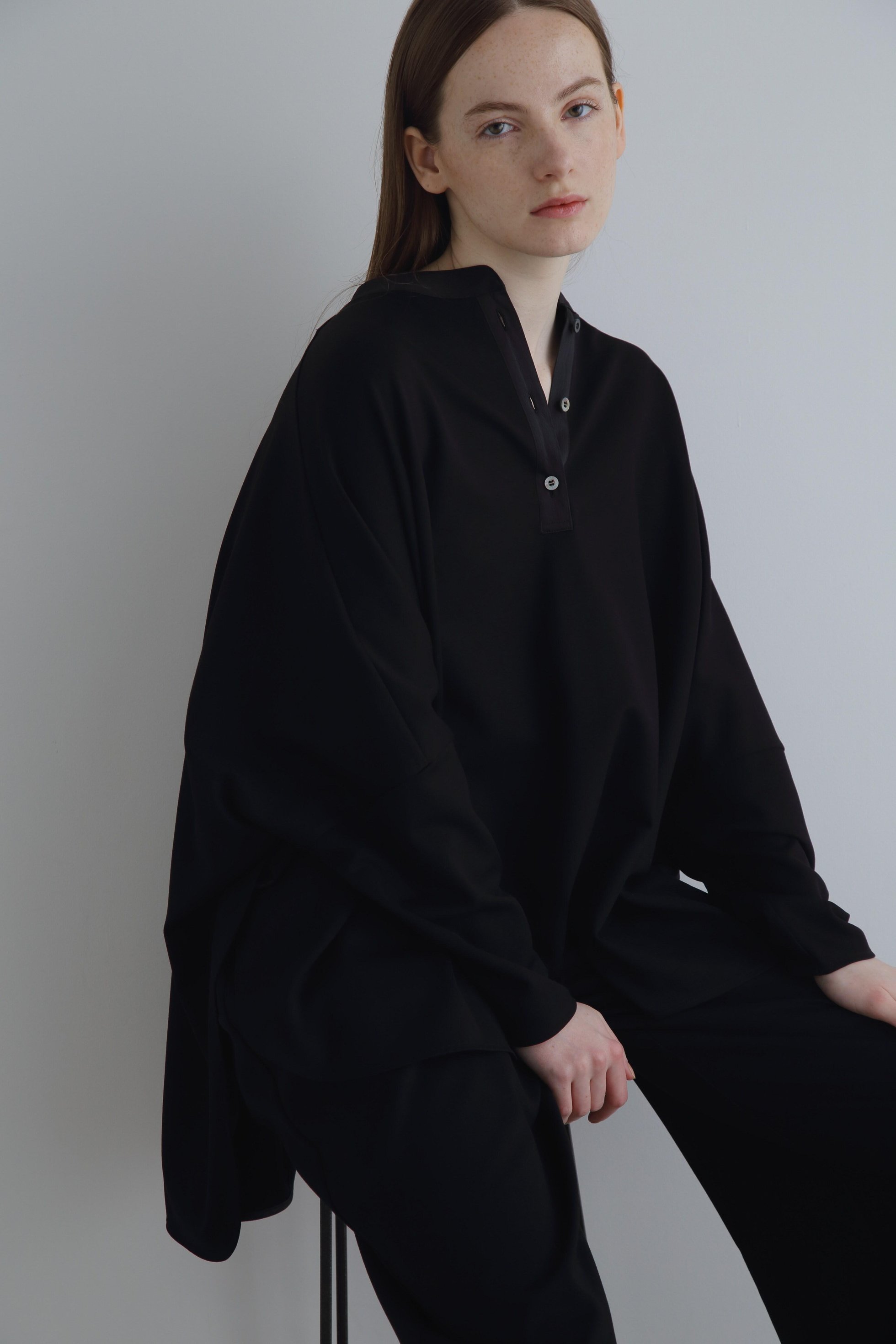 【ル フィル/LE PHIL】の《LE PHIL》ヴィスポンチトップス 人気、トレンドファッション・服の通販 founy(ファニー) 　ファッション　Fashion　レディースファッション　Fashion for Women　トップス・カットソー　Cut & Sew Tops　シャツ・ブラウス・オフィスカジュアル　Elegant Blouses & Button-Ups　ロングTシャツ・Tシャツ　Longline T-Shirts & Tees　カットソー・ベーシックTシャツ　Cut-and-Sewn Tops / Stretch Tees & Basics　エレガント 上品　Elegant　サテン　Satin, Glossy Fabric　スリーブ　Sleeve, Long Sleeve / Short Sleeve　パターン　Pattern, Design Print　ビッグ　Big, Oversized　ボトム　Bottoms, Lower Wear　ロング　Long, Long-Length　 other-1|ID: prp329100004904929 ipo3291000000036716754